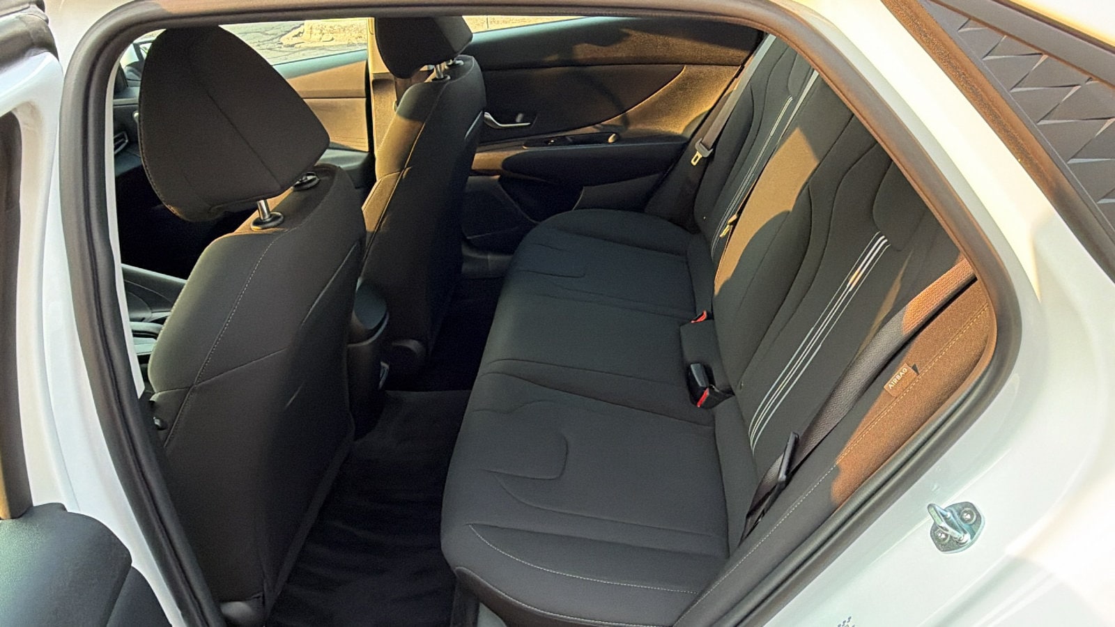2024 Hyundai Elantra SEL - Photo 12
