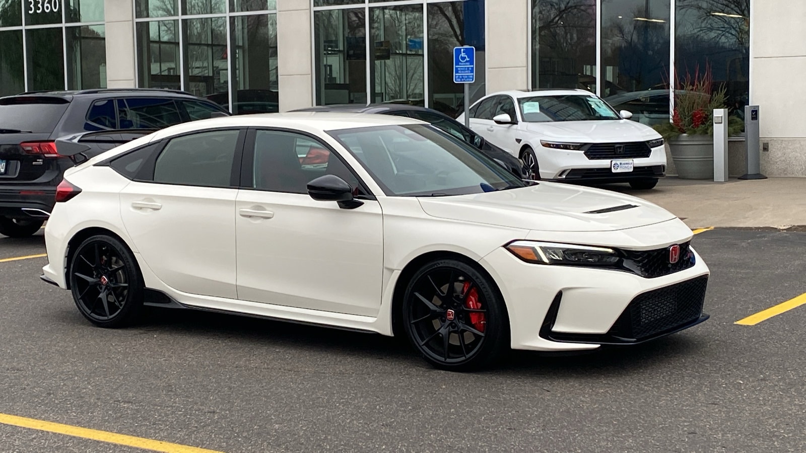 2024 Honda Civic Hatchback Type-R's photo