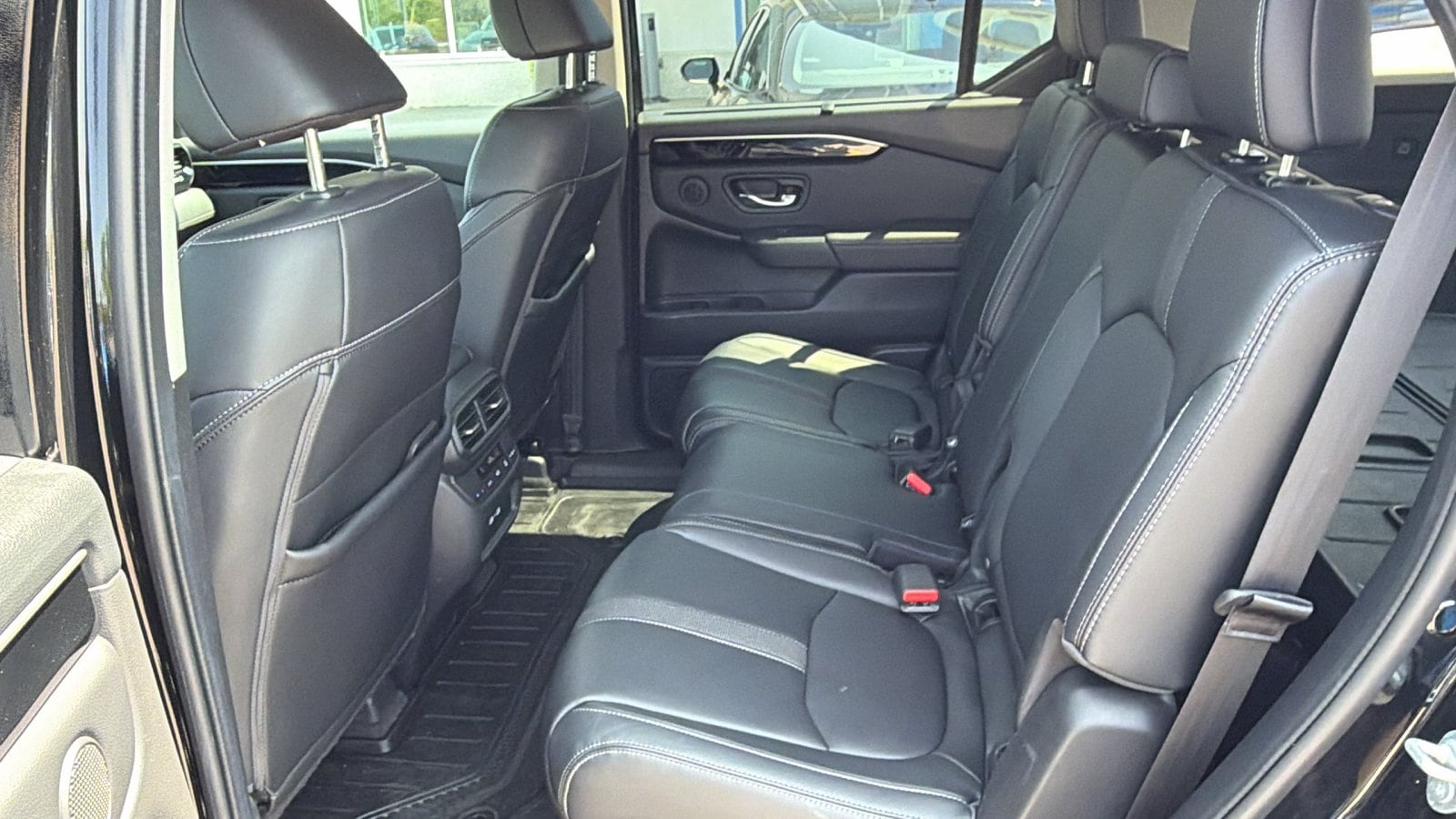 2023 Honda Pilot EX-L - Photo 12