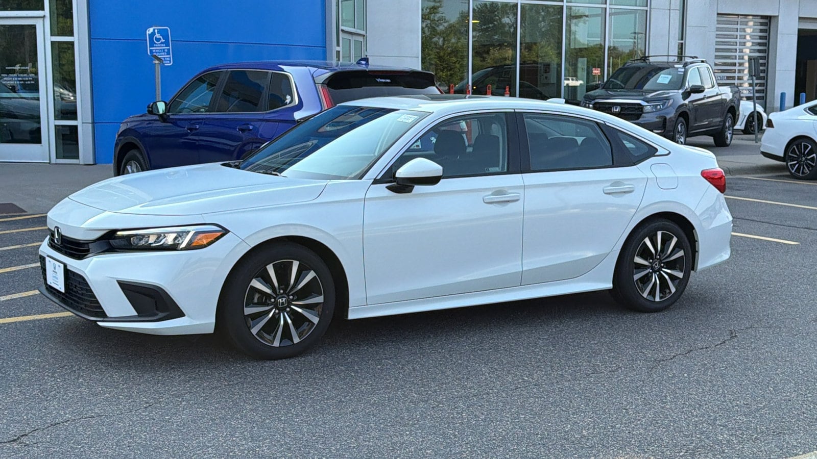2024 Honda Civic EX - Photo 10