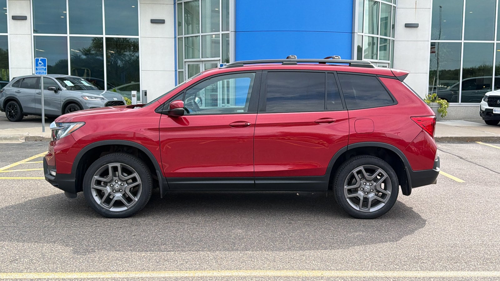 2023 Honda Passport EX-L - Photo 10