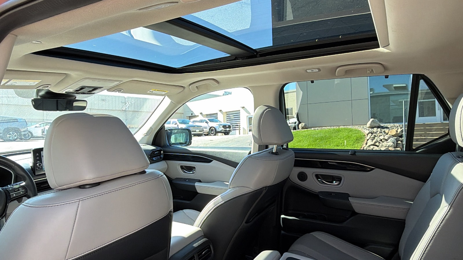 2023 Honda Pilot Touring - Photo 11