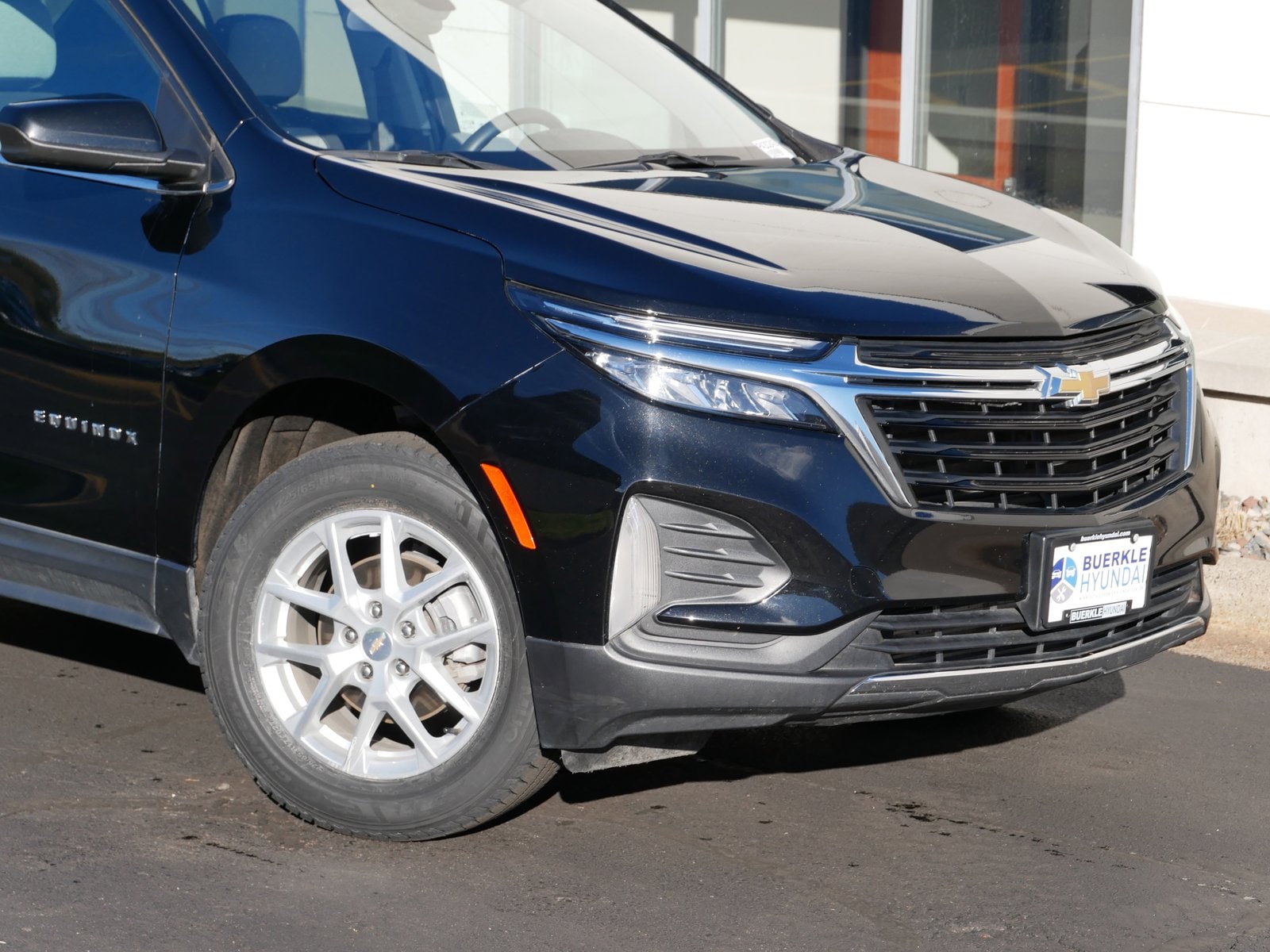 Used 2022 Chevrolet Equinox LT with VIN 3GNAXUEV8NL188599 for sale in Saint Paul, Minnesota