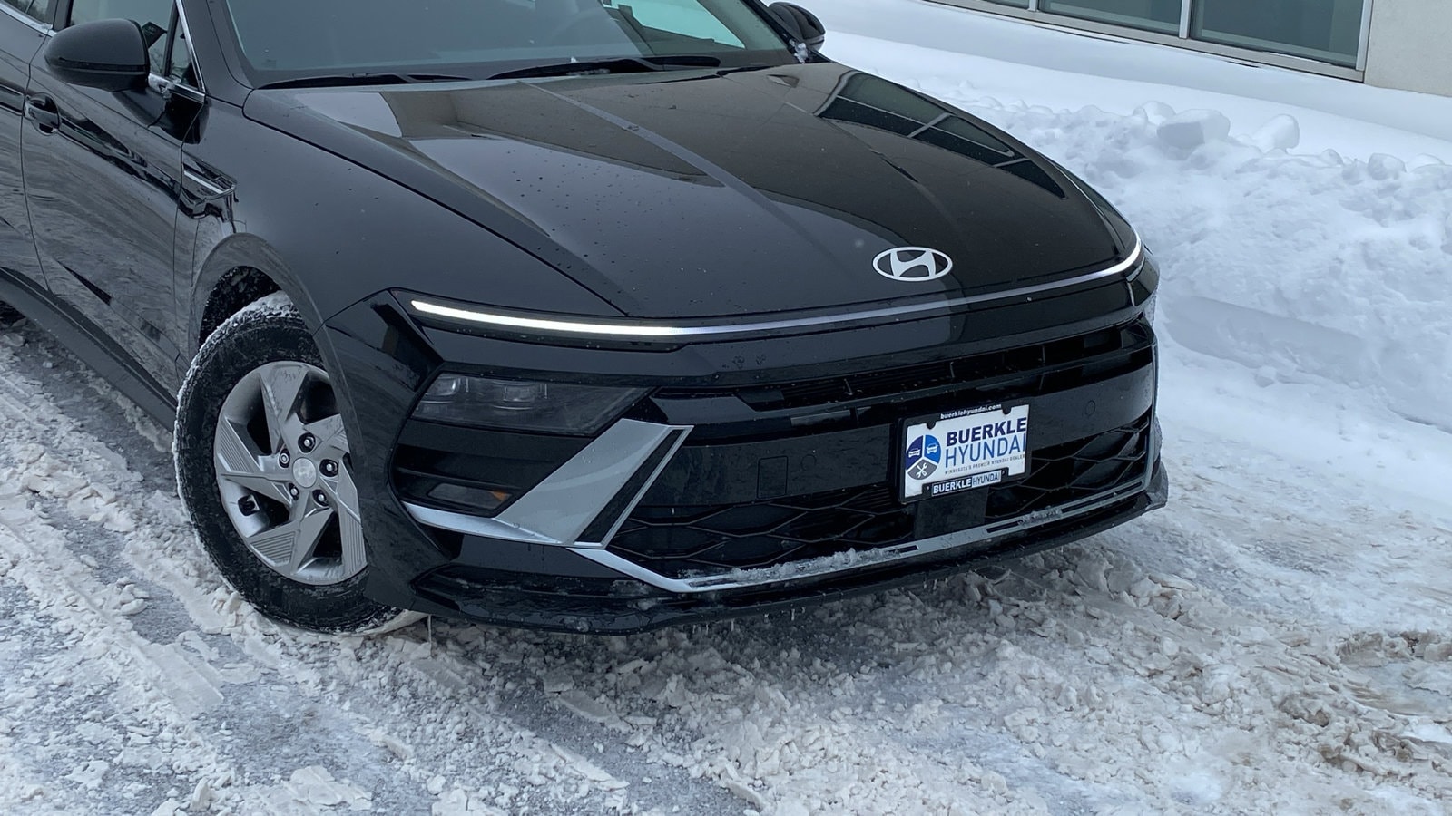 Certified 2025 Hyundai Sonata SE with VIN KMHL24JA8SA472302 for sale in Saint Paul, Minnesota