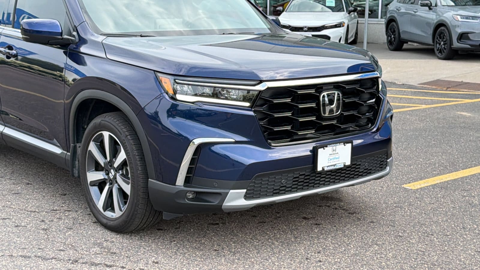 Certified 2025 Honda Pilot Touring with VIN 5FNYG1H75SB176214 for sale in Saint Paul, Minnesota