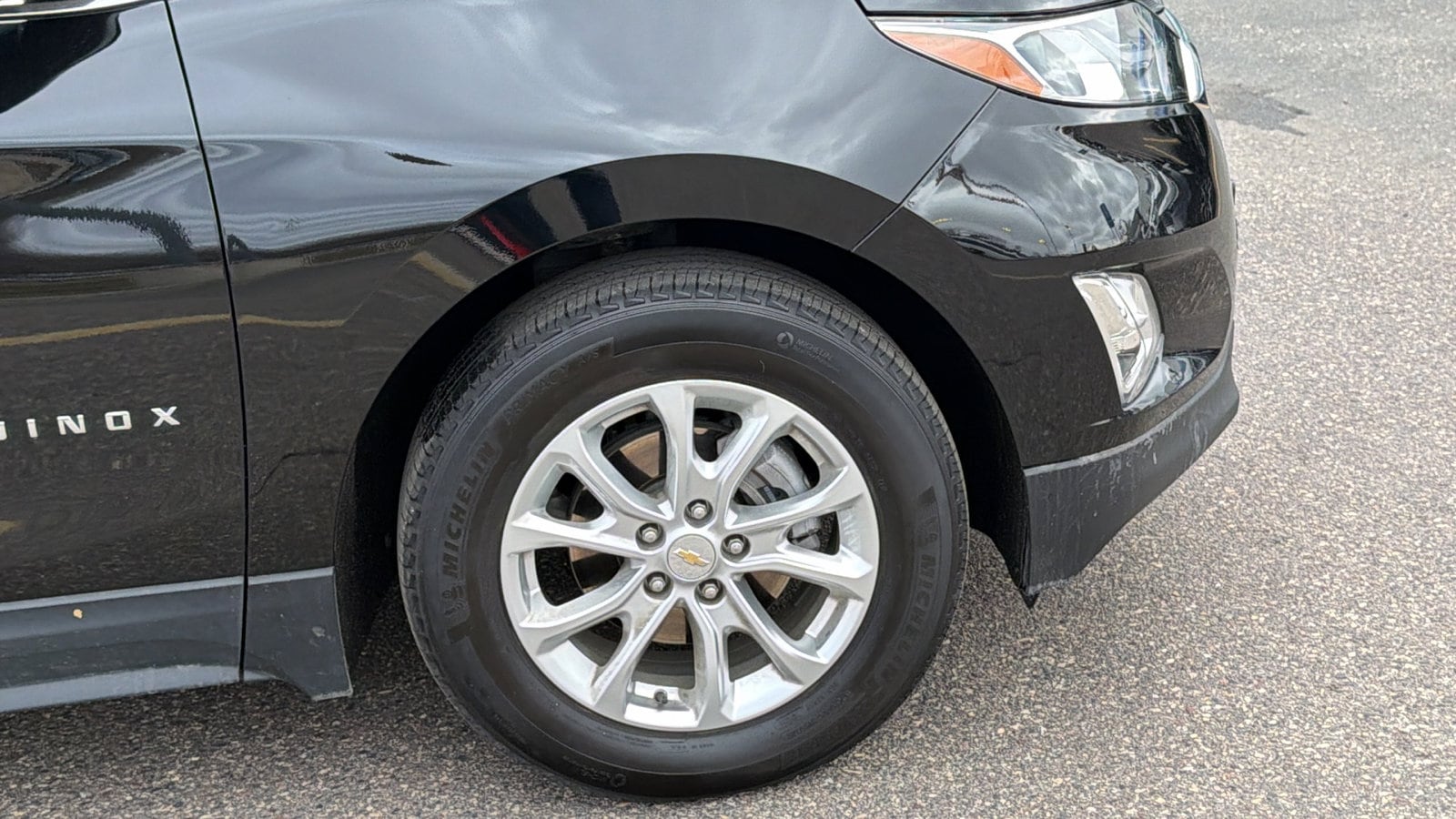 Used 2020 Chevrolet Equinox LT with VIN 2GNAXKEV1L6189678 for sale in Saint Paul, Minnesota