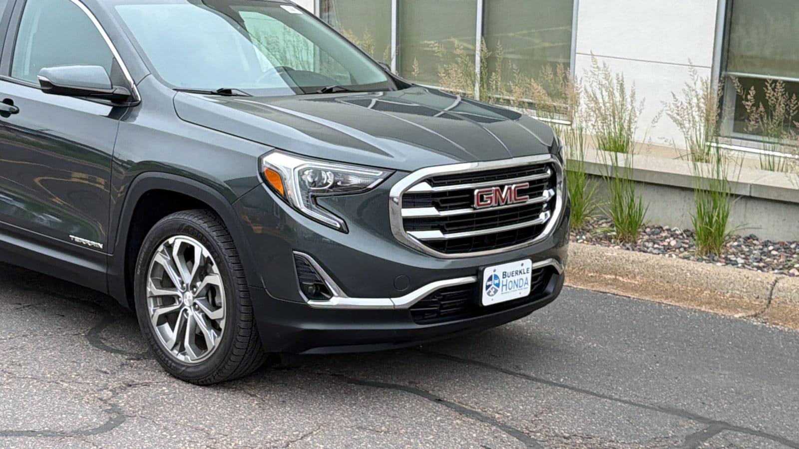Used 2019 GMC Terrain SLT with VIN 3GKALVEX1KL159179 for sale in Saint Paul, Minnesota