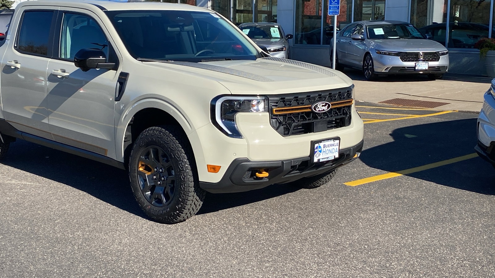 Used 2025 Ford Maverick Tremor with VIN 3FTTW8NA4SRA33937 for sale in Saint Paul, Minnesota