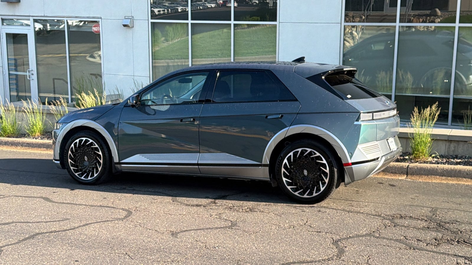 2024 Hyundai IONIQ 5 Limited - Photo 30