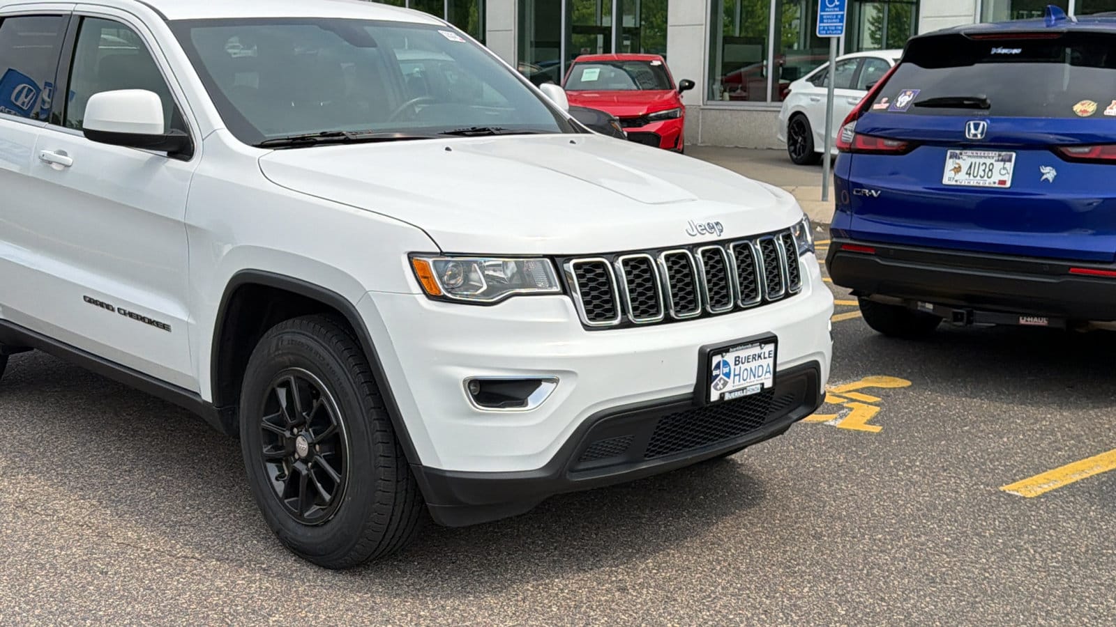Used 2019 Jeep Grand Cherokee Laredo E with VIN 1C4RJFAG3KC685745 for sale in Saint Paul, Minnesota