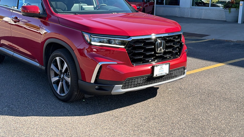 Certified 2025 Honda Pilot Touring SUV