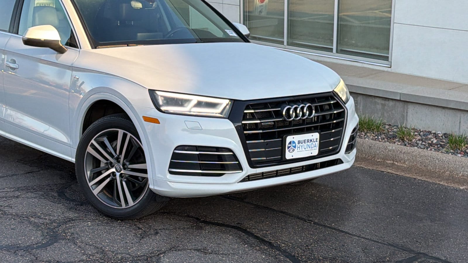 Used 2020 Audi Q5 Premium Plus with VIN WA1E2AFYXL2051155 for sale in Saint Paul, Minnesota
