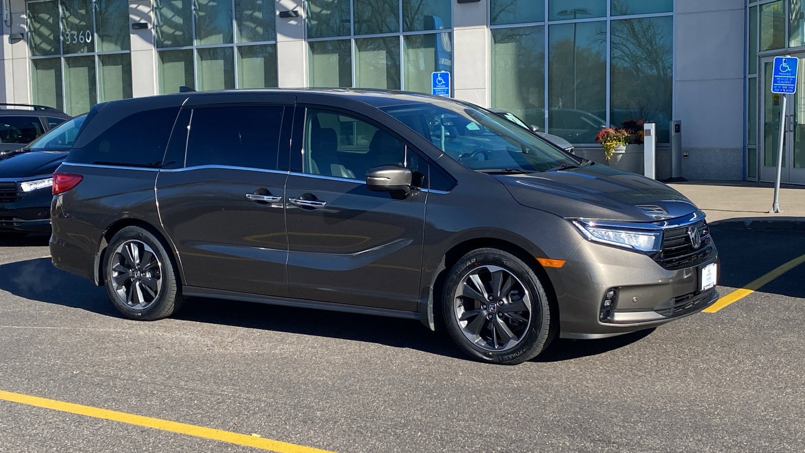 2023 Honda Odyssey Elite's photo