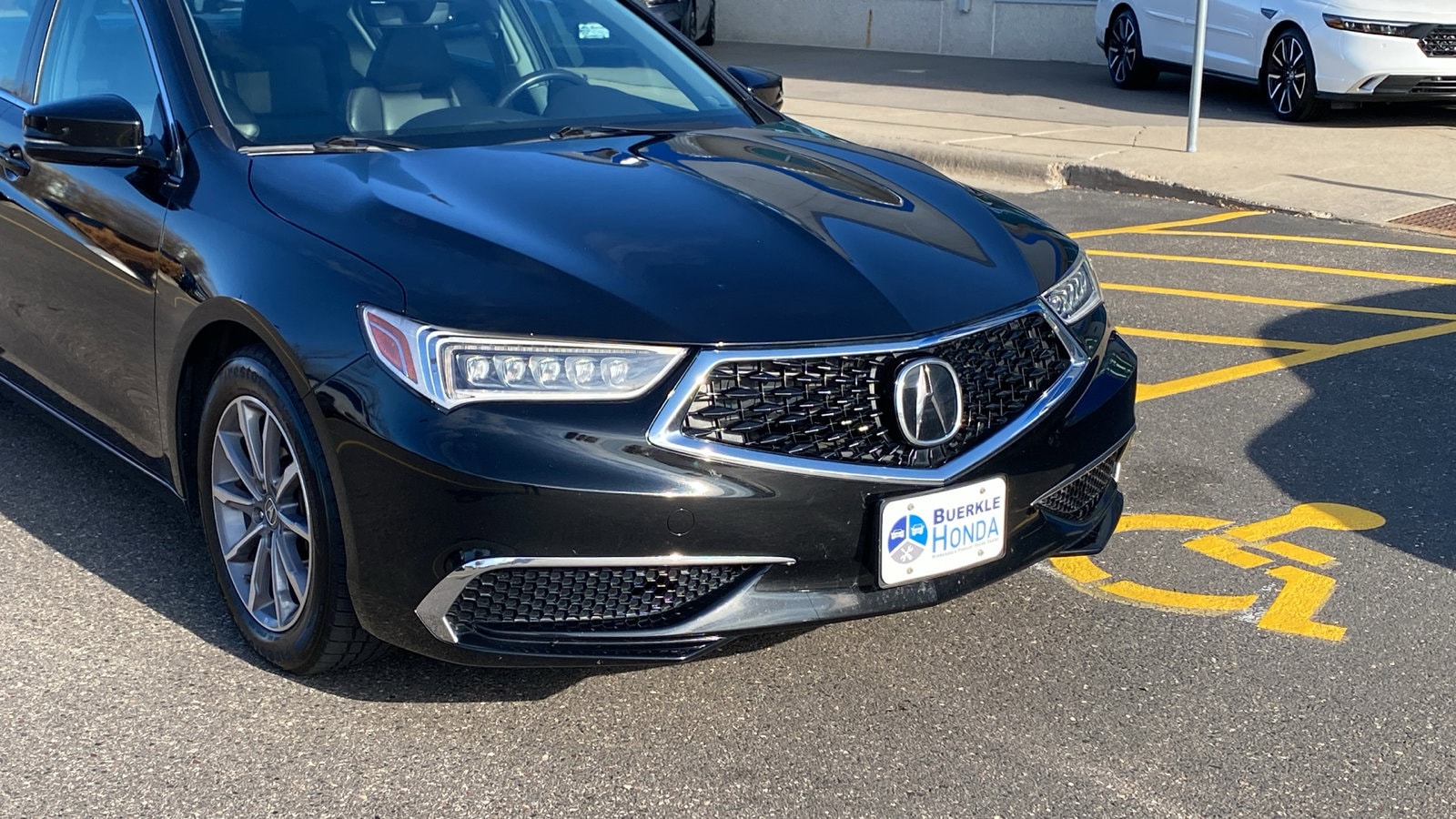 Used 2018 Acura TLX Base with VIN 19UUB1F35JA009552 for sale in Saint Paul, Minnesota