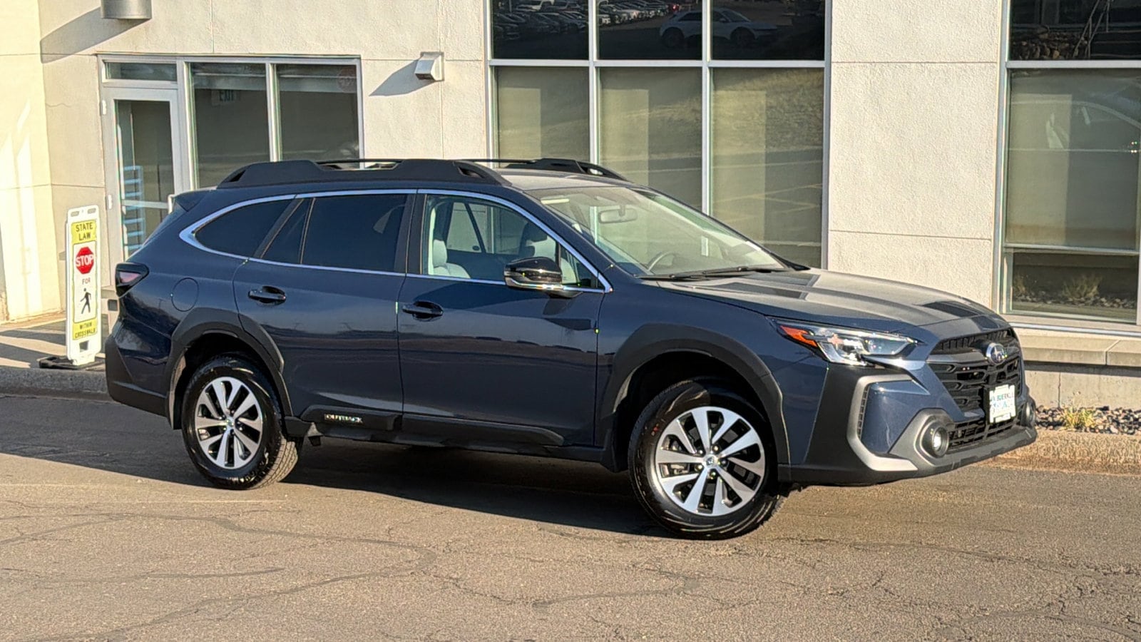 2025 Subaru Outback Premium's photo