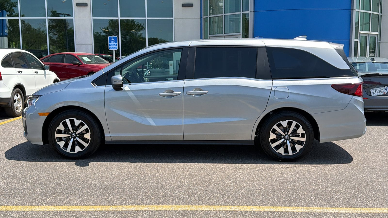 2026 Honda Odyssey EX-L - Photo 10
