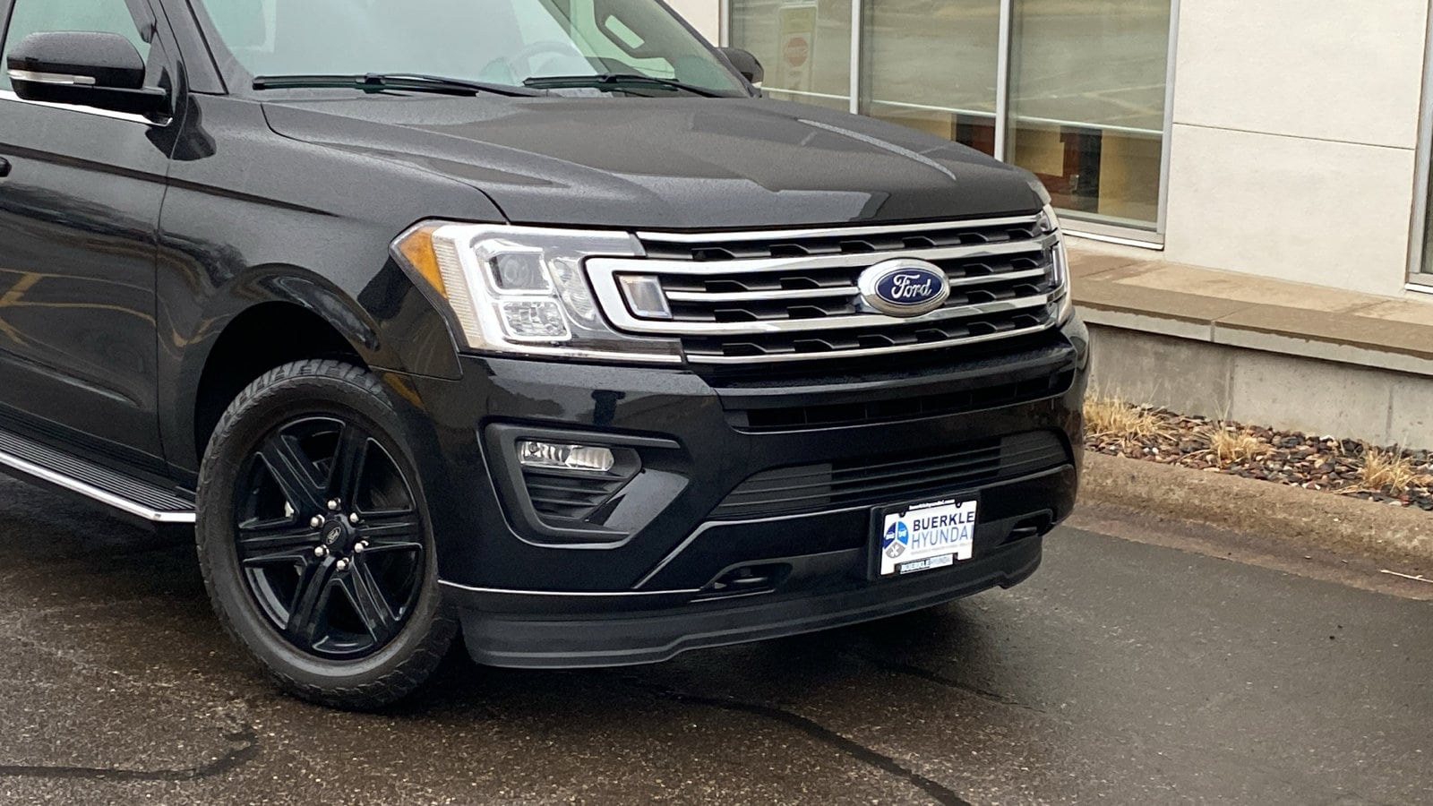 Used 2021 Ford Expedition XLT with VIN 1FMJU1JT0MEA62929 for sale in Saint Paul, Minnesota
