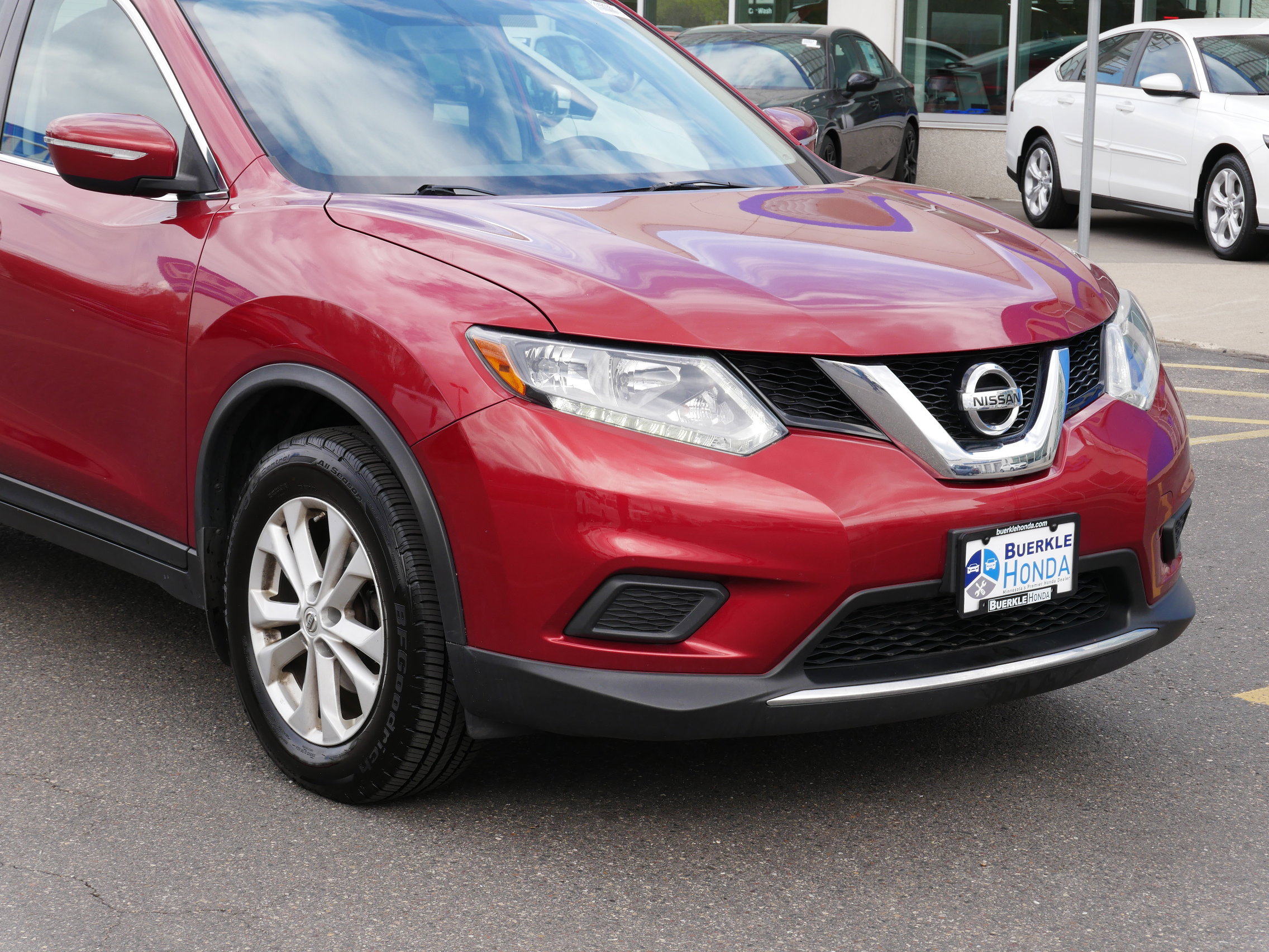 Used 2015 Nissan Rogue SV with VIN KNMAT2MV7FP504820 for sale in Saint Paul, Minnesota