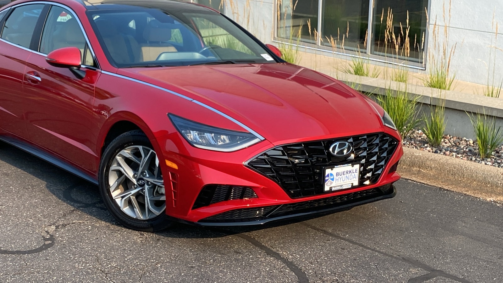 Used 2020 Hyundai Sonata SEL with VIN 5NPEF4JAXLH031010 for sale in Saint Paul, Minnesota