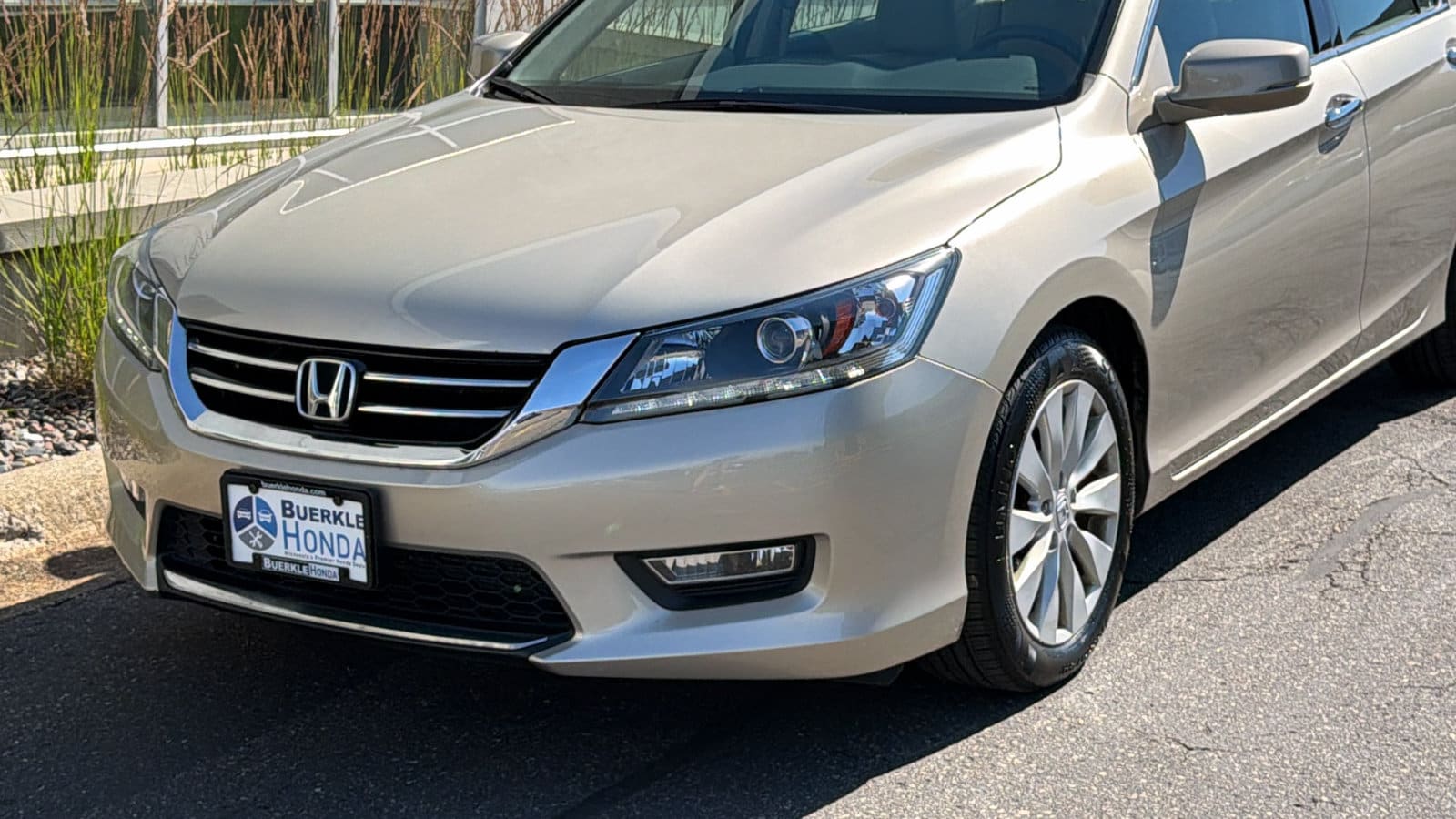 Used 2013 Honda Accord EX-L V6 with VIN 1HGCR3F87DA028090 for sale in Saint Paul, Minnesota