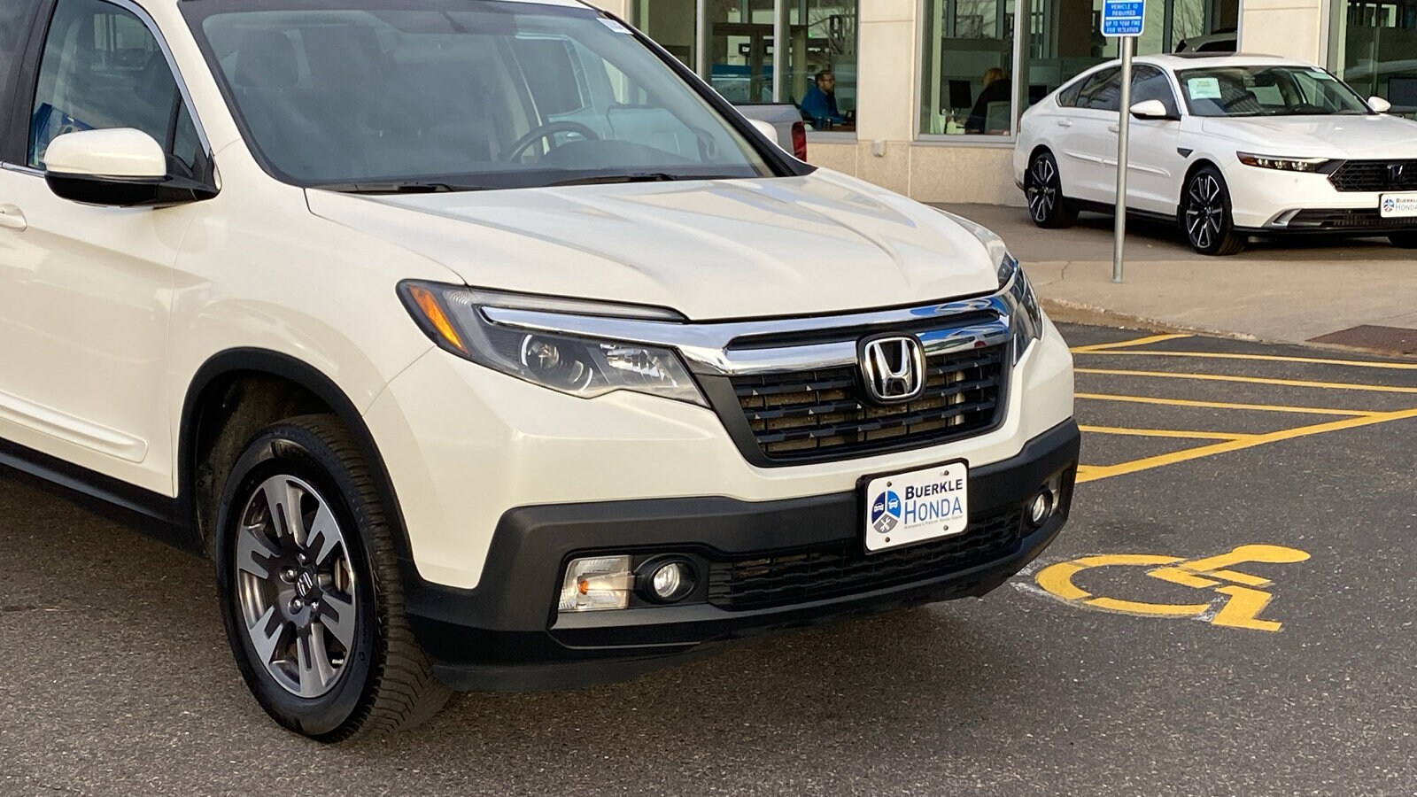 2019 Honda Ridgeline RTL photo 3