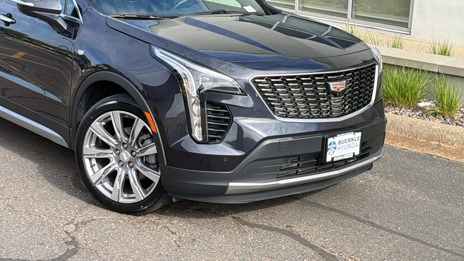 Used 2022 Cadillac XT4 Premium Luxury with VIN 1GYFZDR48NF157433 for sale in Saint Paul, Minnesota