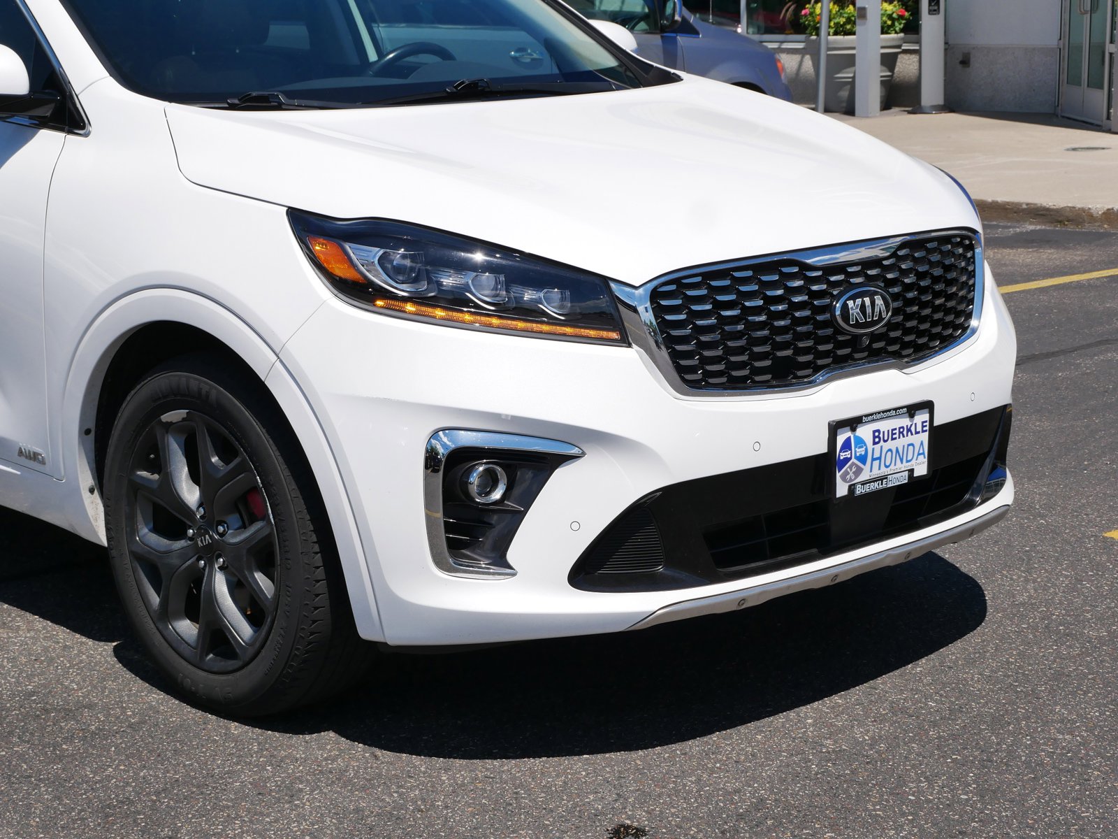 Used 2019 Kia Sorento SX with VIN 5XYPKDA55KG499241 for sale in Saint Paul, MN