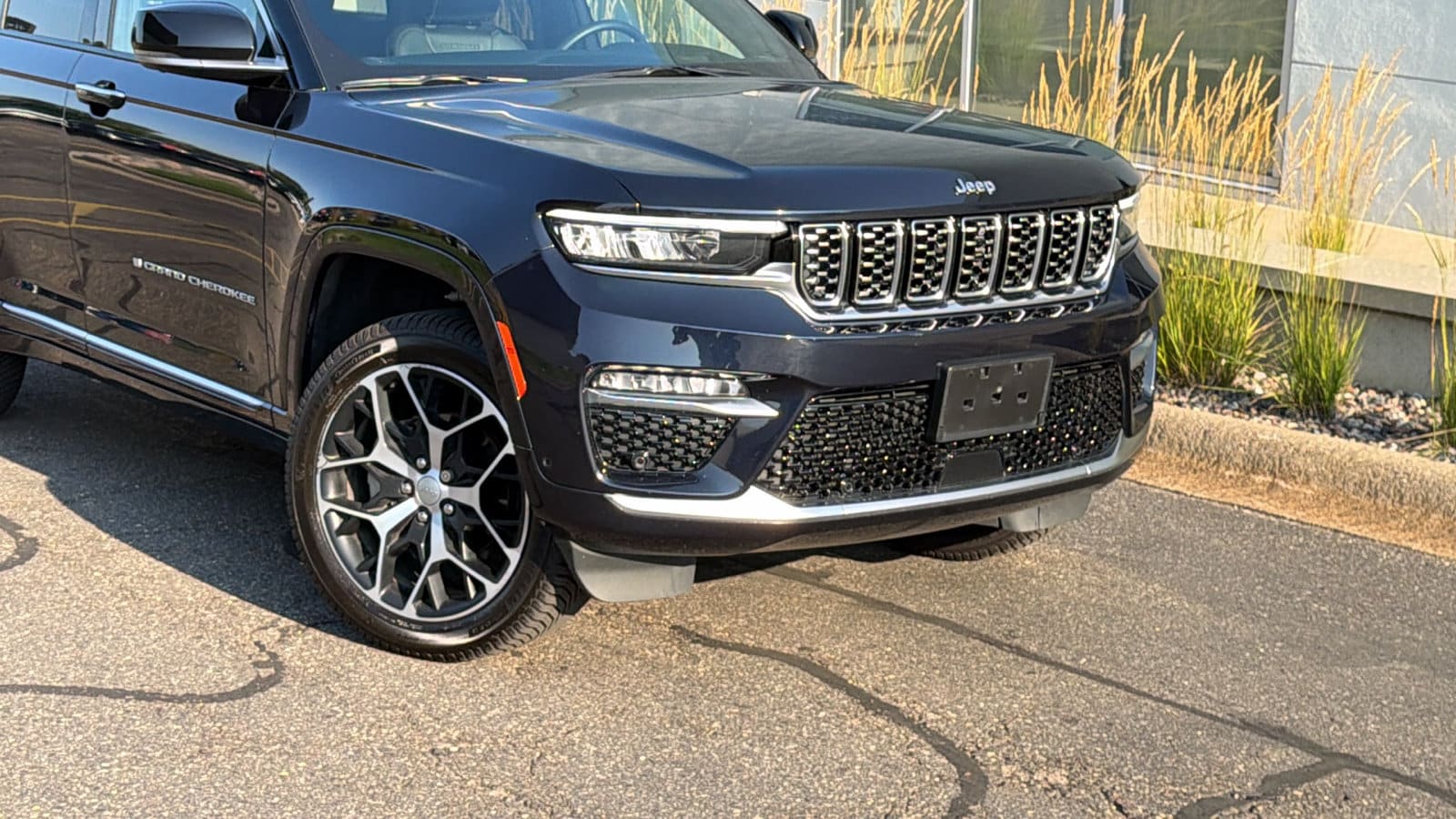 Used 2024 Jeep Grand Cherokee Summit Reserve with VIN 1C4RJHEGXR8950647 for sale in Saint Paul, Minnesota