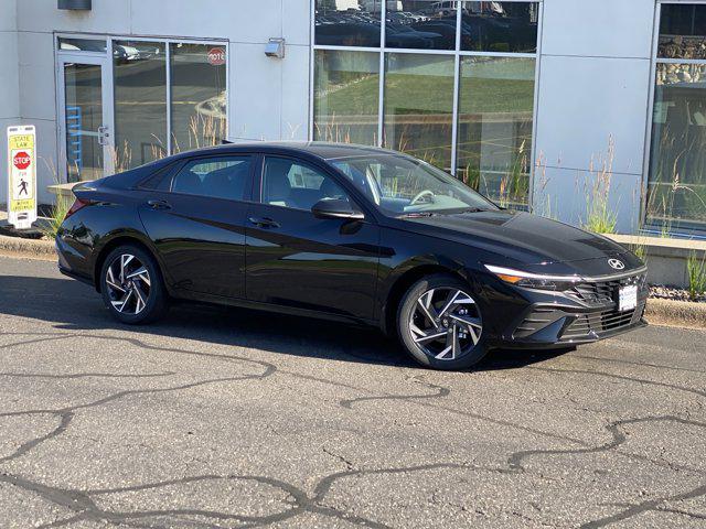 2025 Hyundai Elantra SEL's photo