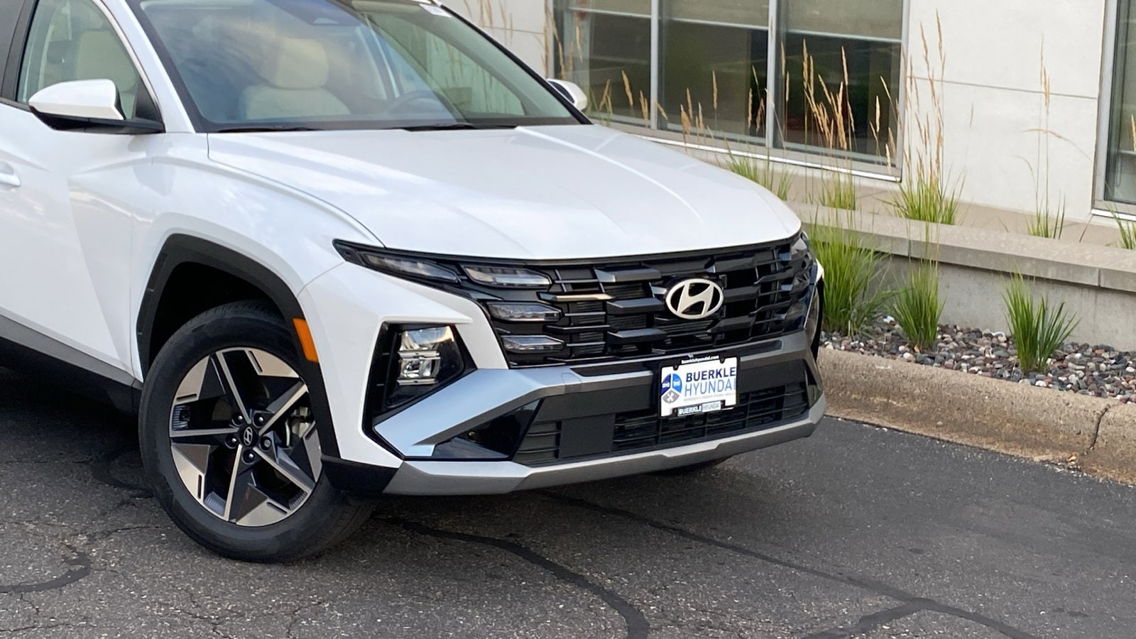 Certified 2025 Hyundai Tucson SEL with VIN 3KMJBCDE7SE003491 for sale in Saint Paul, Minnesota
