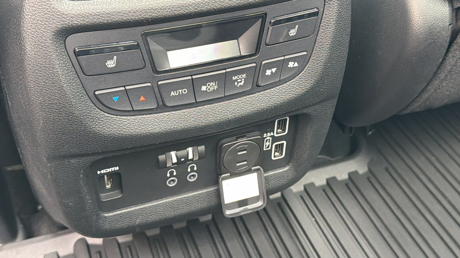 2022 Honda Pilot Elite - Photo 17