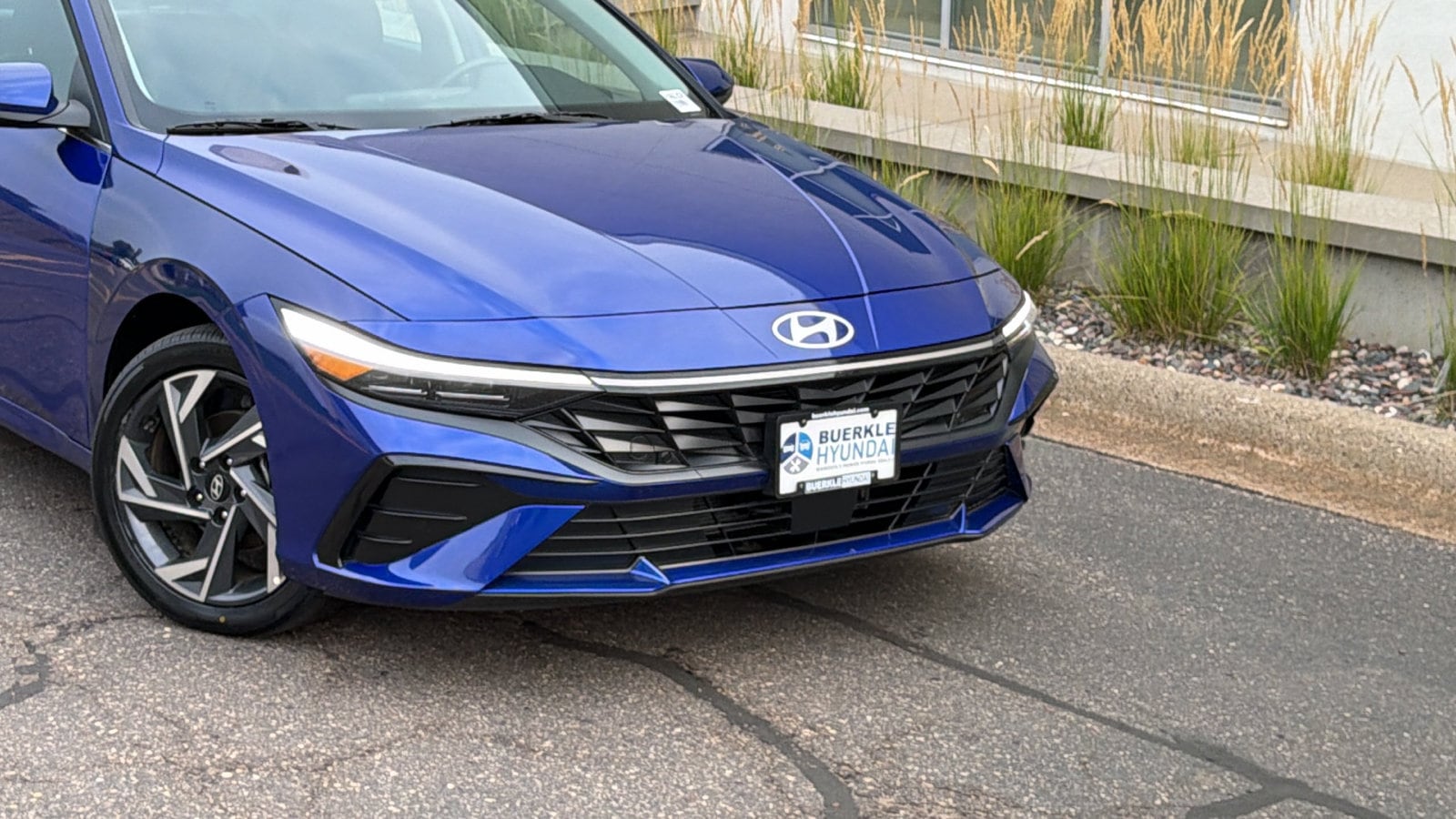 Certified 2025 Hyundai Elantra Limited with VIN KMHLN4DJ0SU173937 for sale in Saint Paul, Minnesota