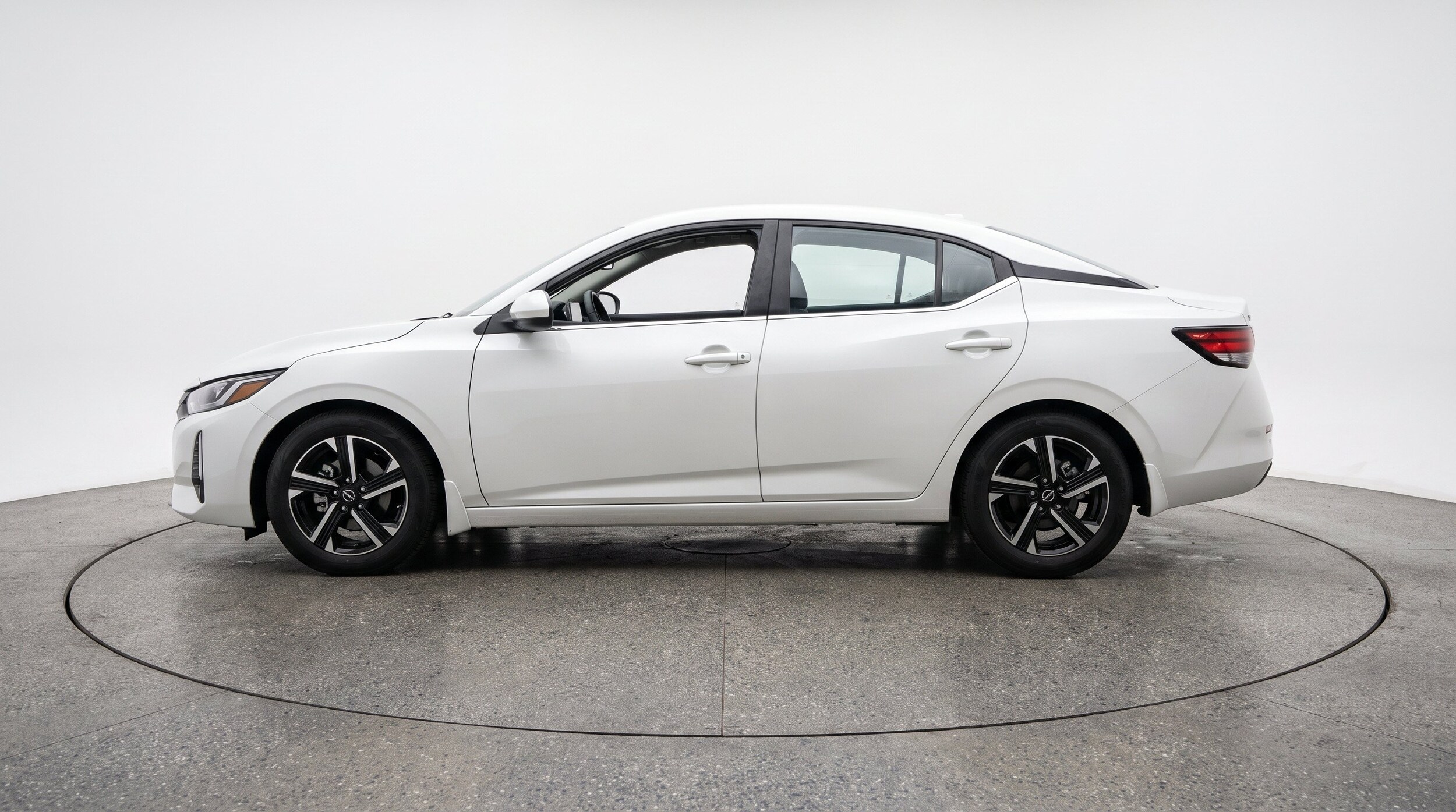 Thumbnail: 2025 Nissan Sentra - 5