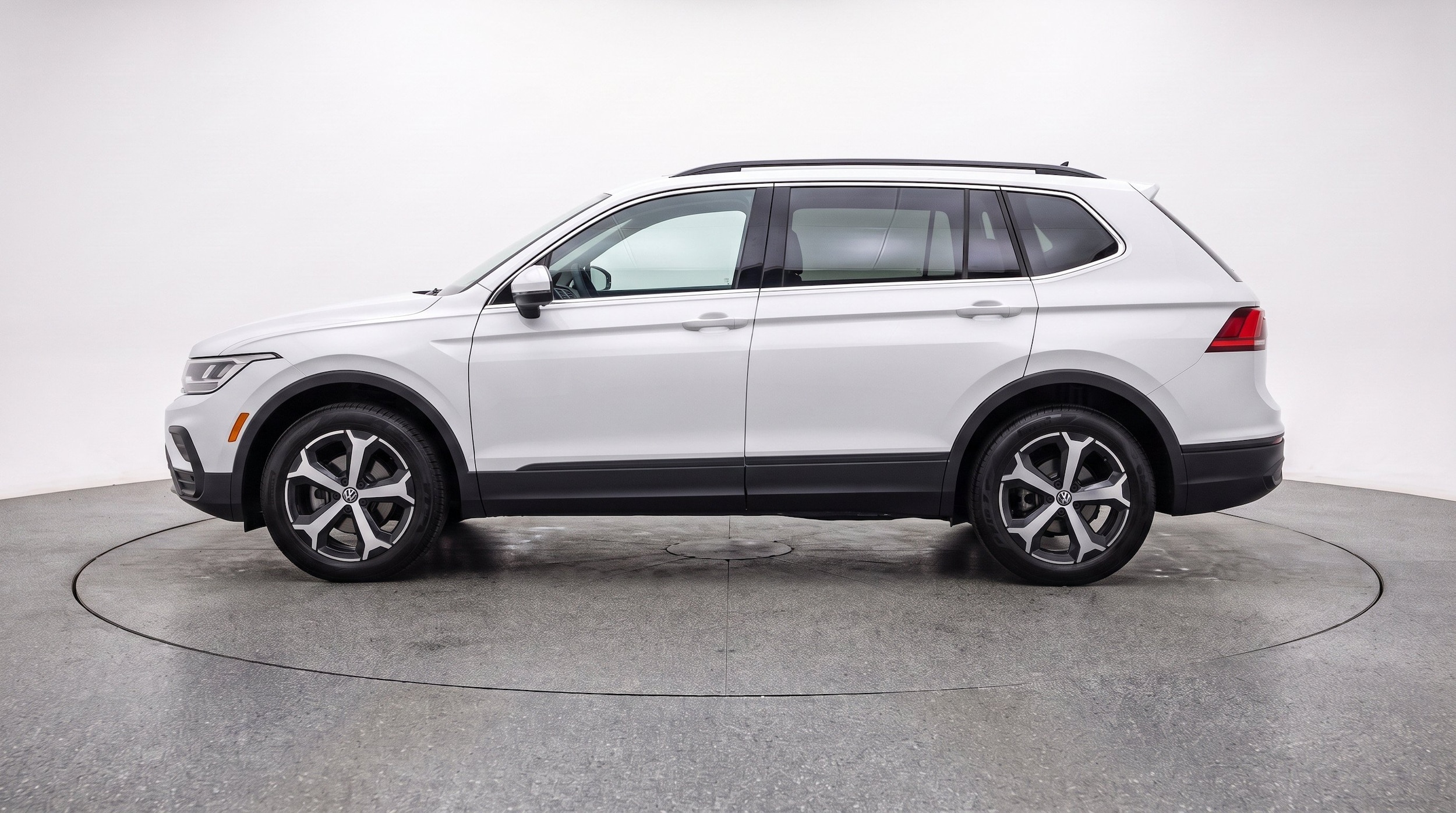 Thumbnail: 2026 Volkswagen Tiguan - 5