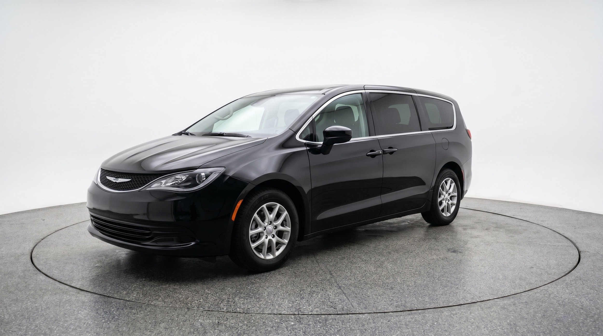 Thumbnail: 2024 Chrysler Voyager - 3