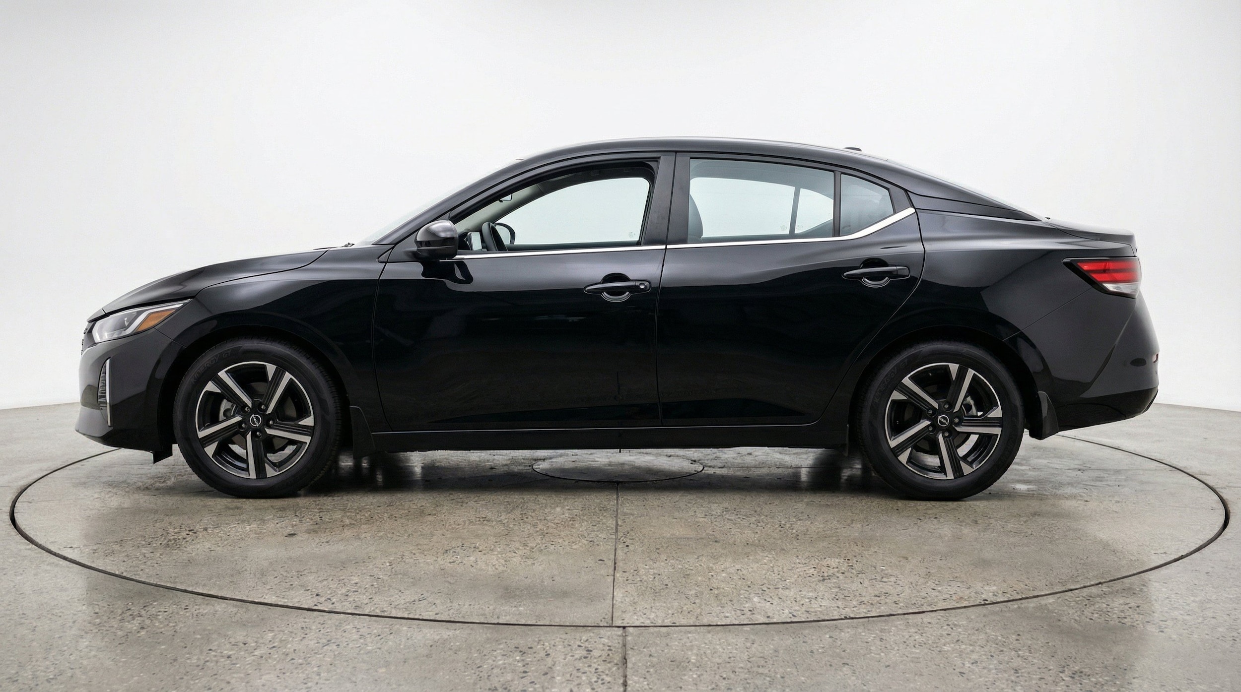 Thumbnail: 2025 Nissan Sentra - 5