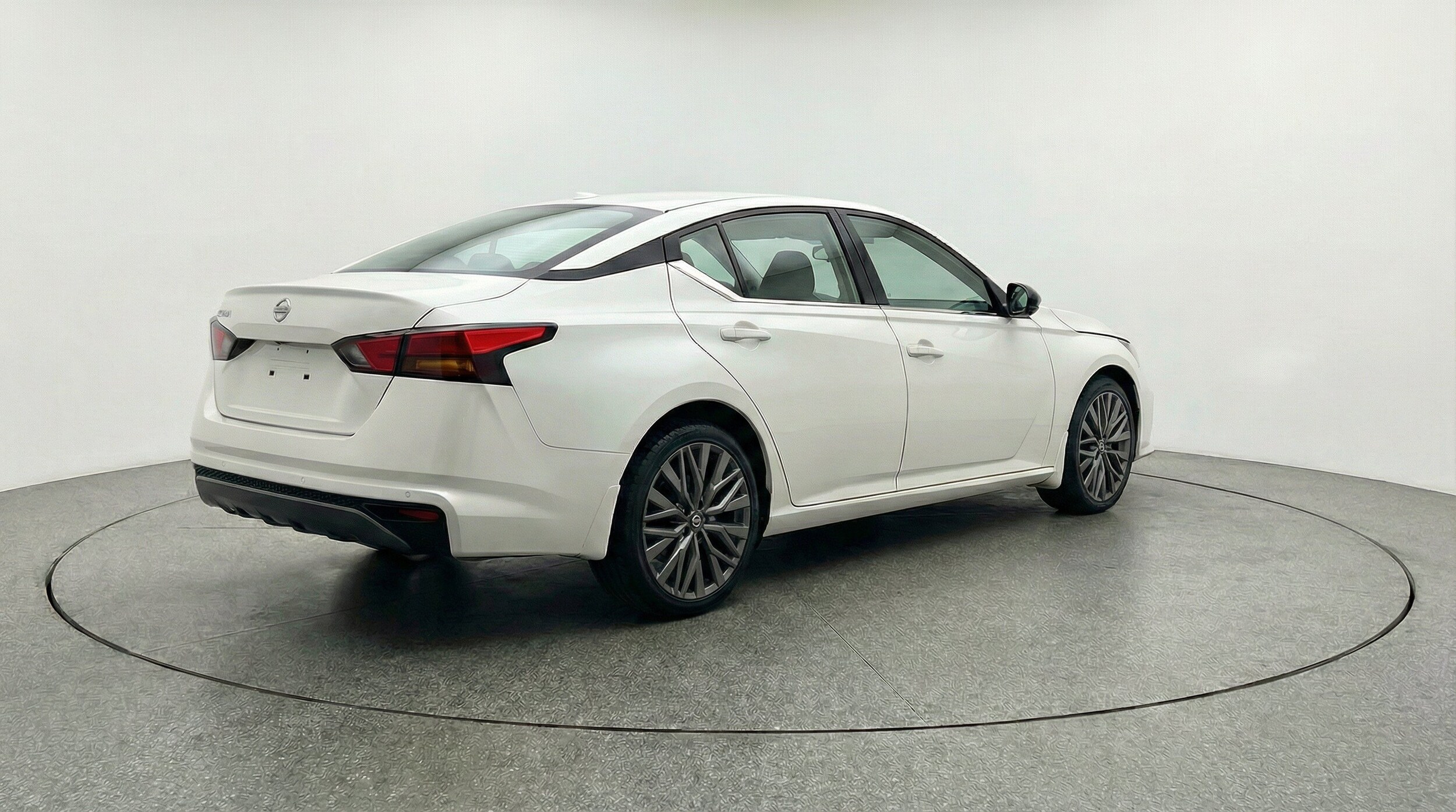 Thumbnail: 2025 Nissan Altima - 9