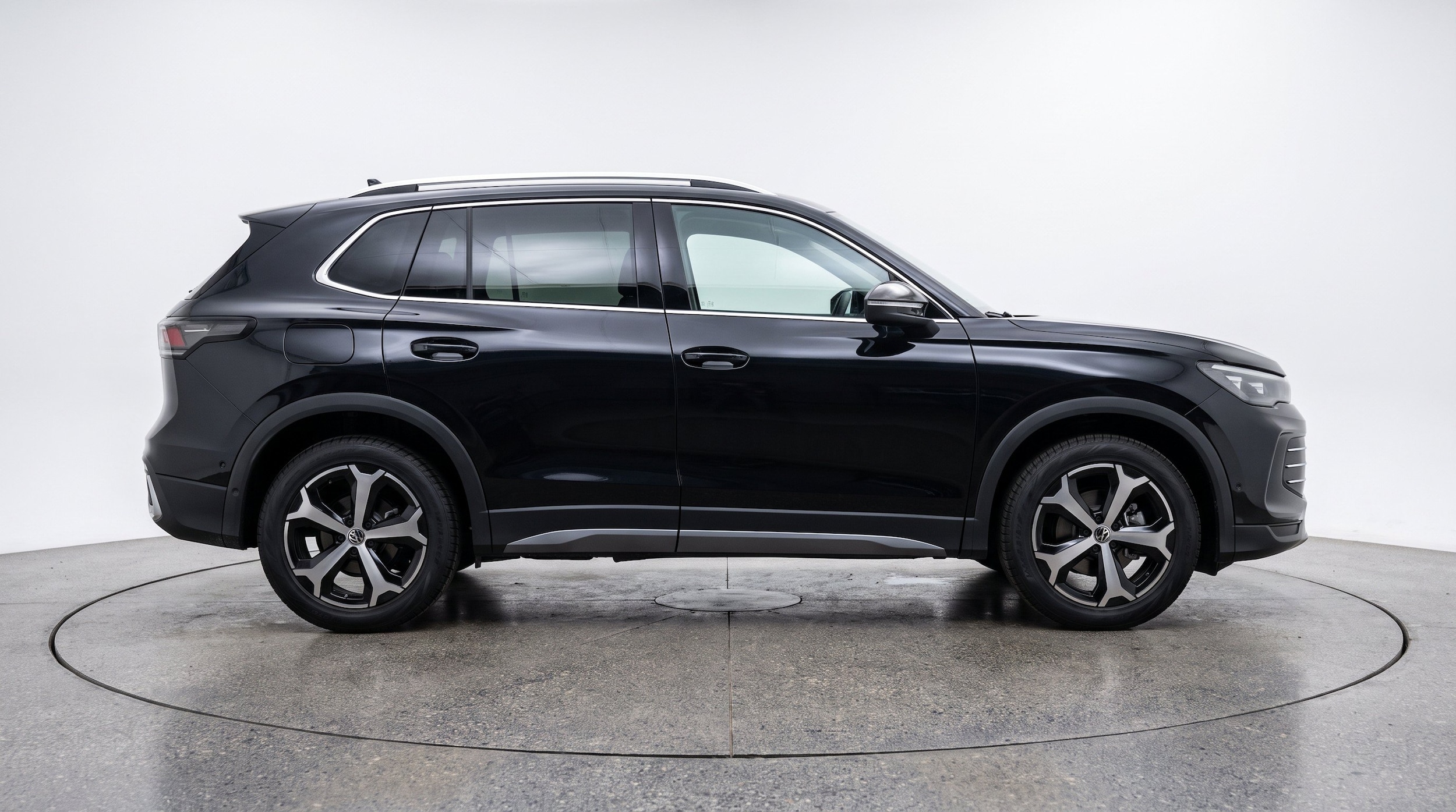 Thumbnail: 2026 Volkswagen Tiguan - 11