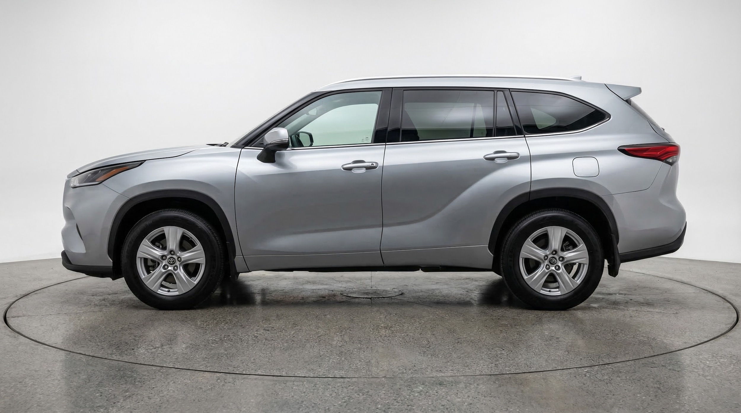 Thumbnail: 2025 Toyota Highlander - 4