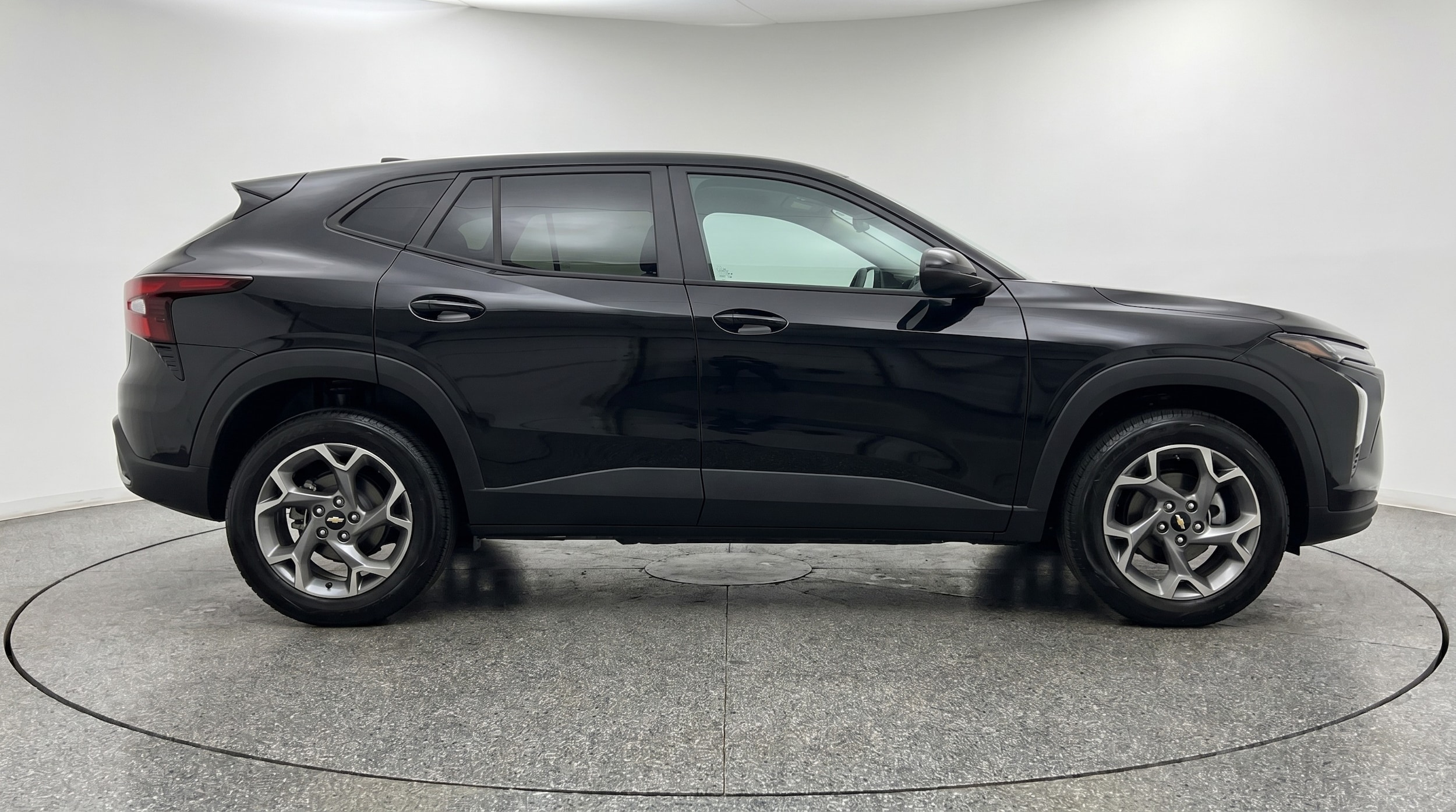 Thumbnail: 2025 Chevrolet Trax - 8