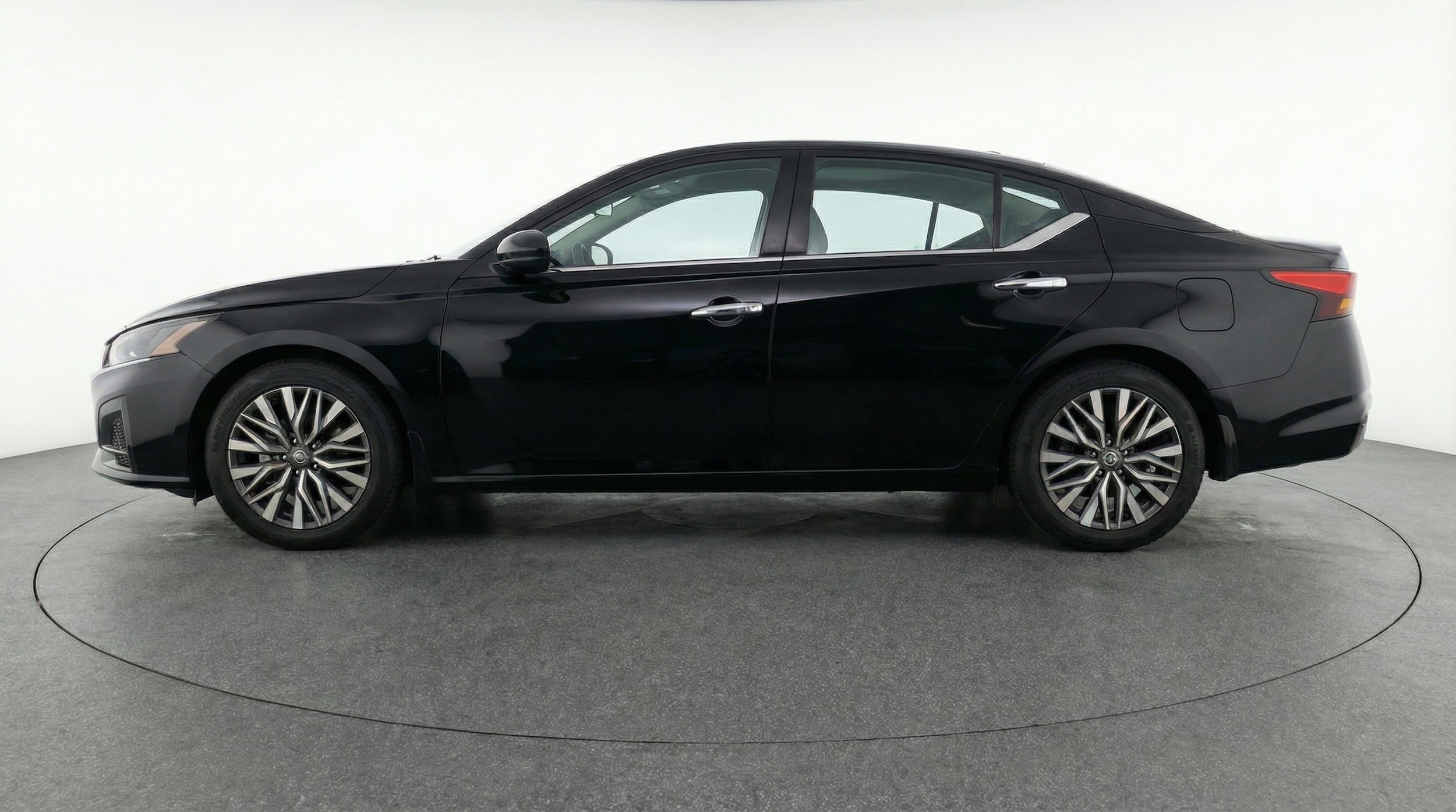 Thumbnail: 2025 Nissan Altima - 4