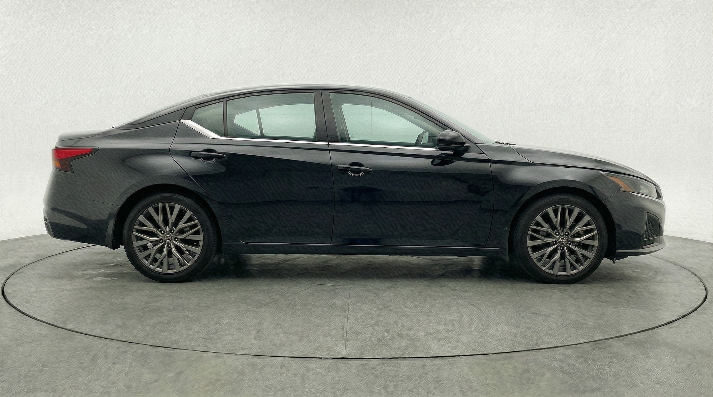 Thumbnail: 2025 Nissan Altima - 8