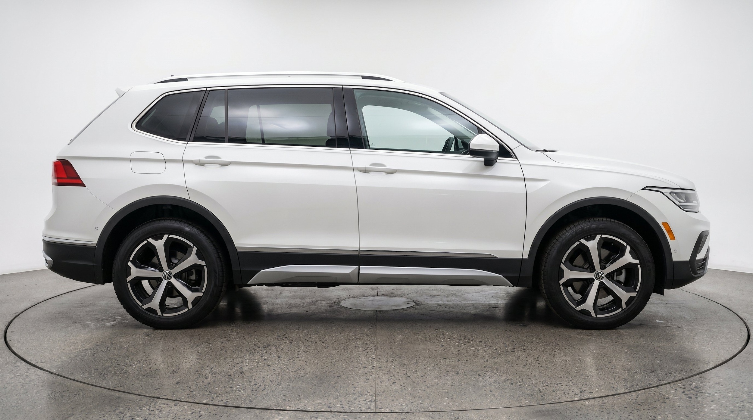 Thumbnail: 2026 Volkswagen Tiguan - 10