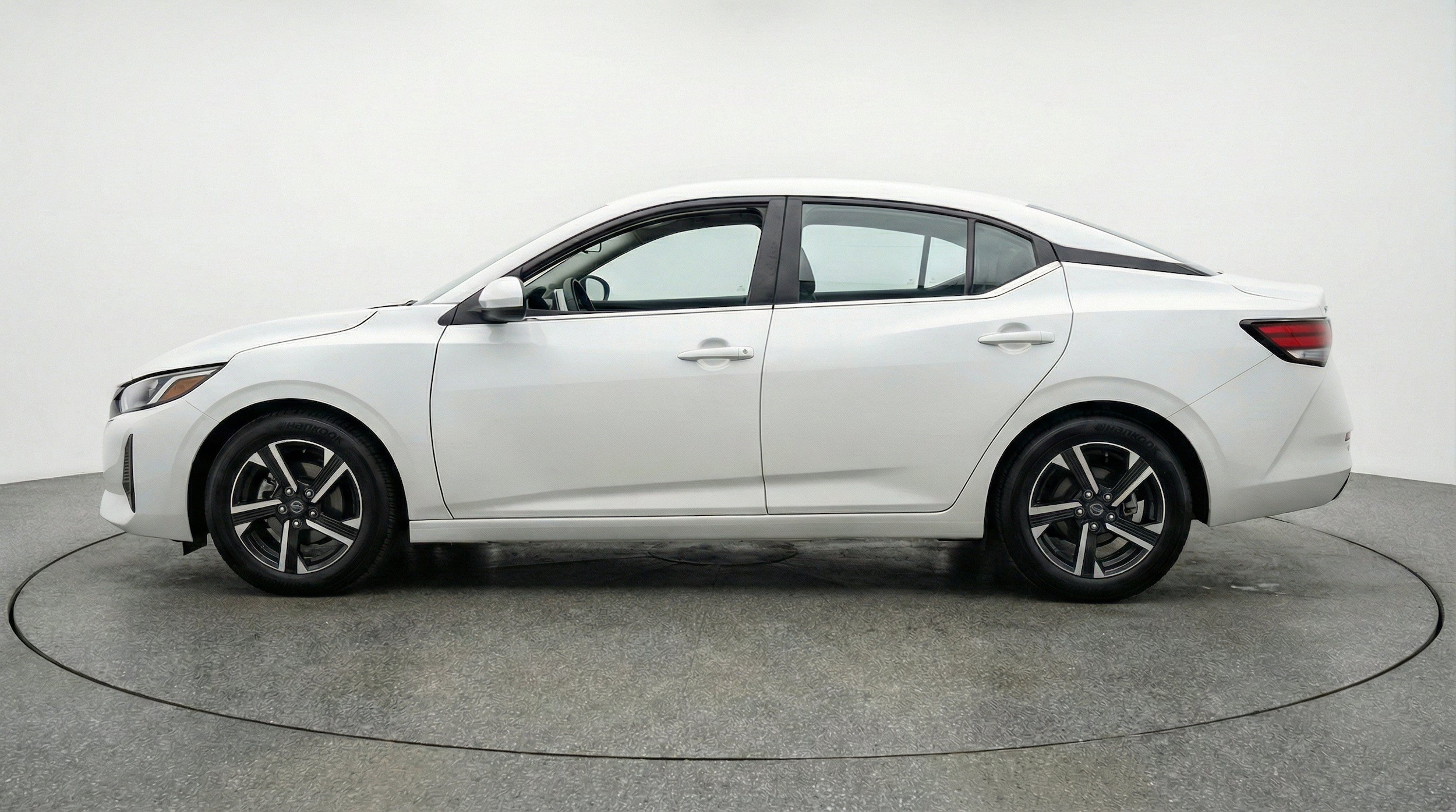 Thumbnail: 2025 Nissan Sentra - 5