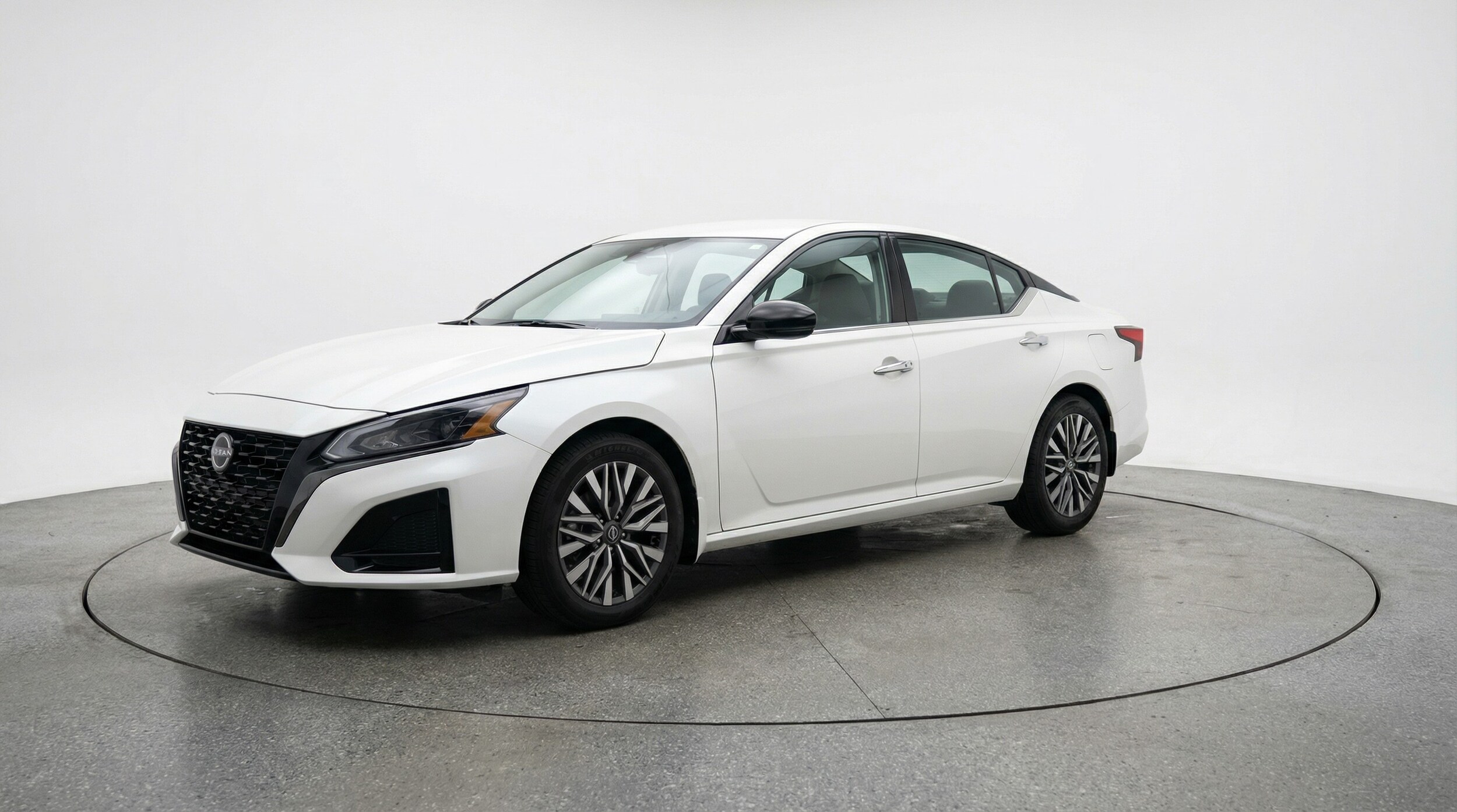 Thumbnail: 2025 Nissan Altima - 3