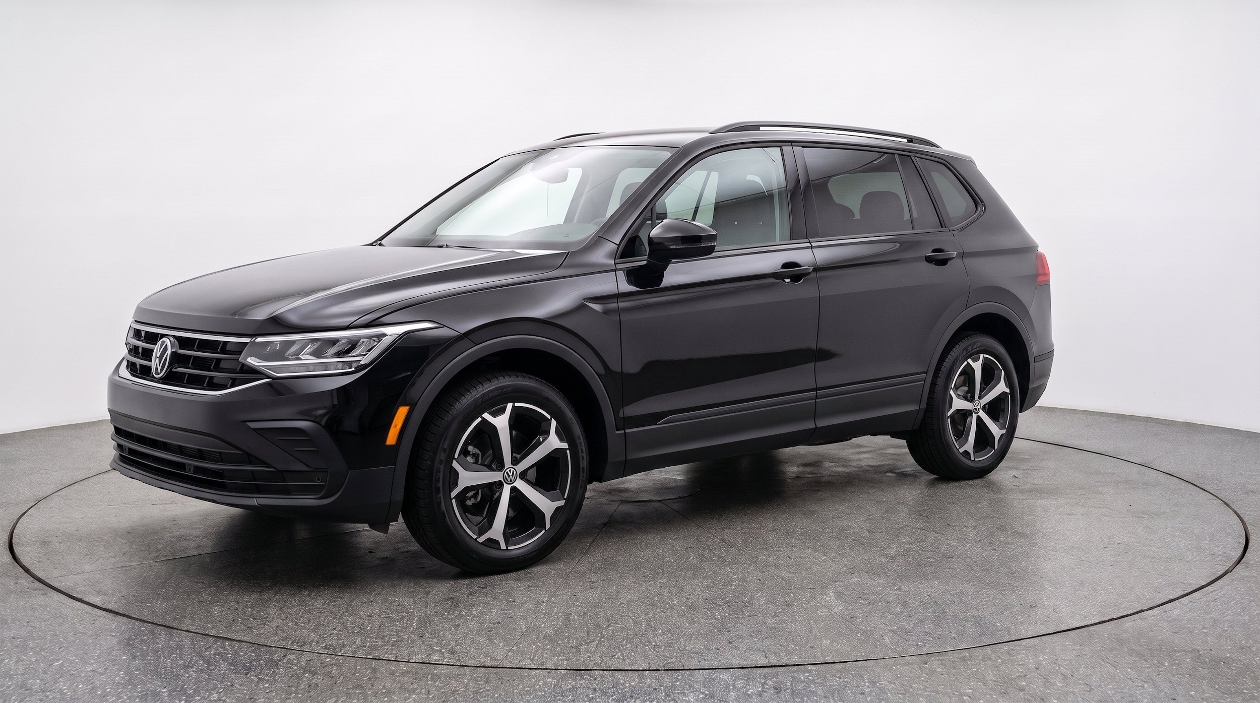 Thumbnail: 2026 Volkswagen Tiguan - 3