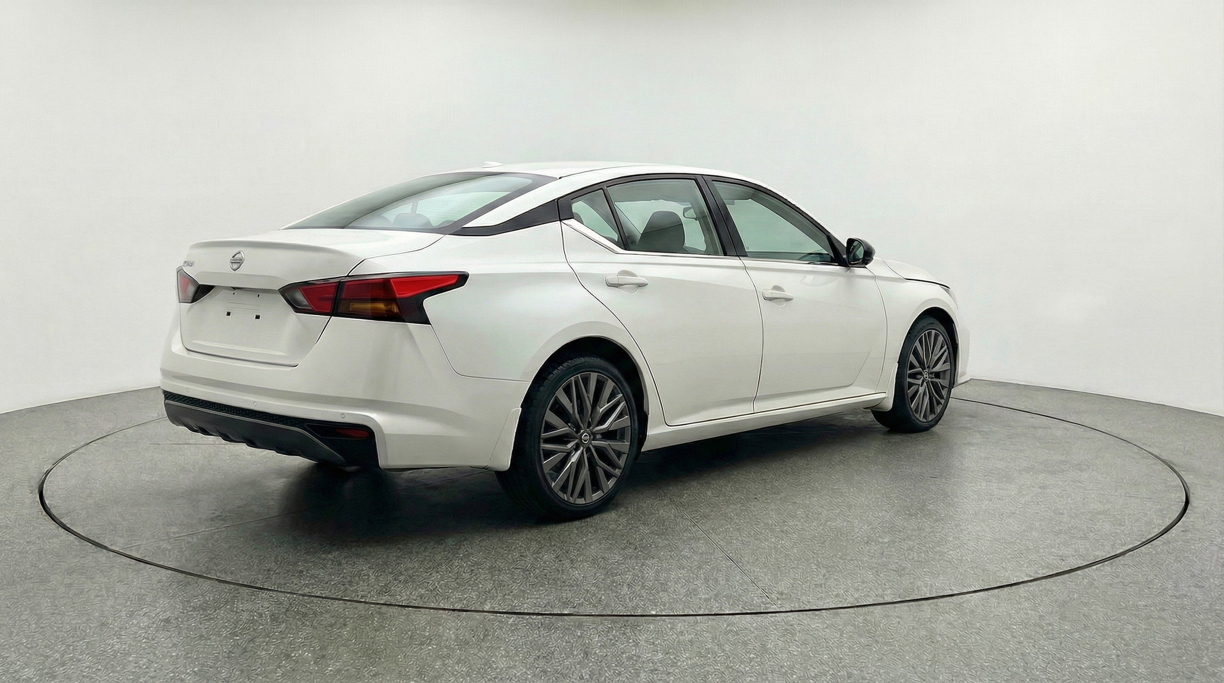 Thumbnail: 2025 Nissan Altima - 9