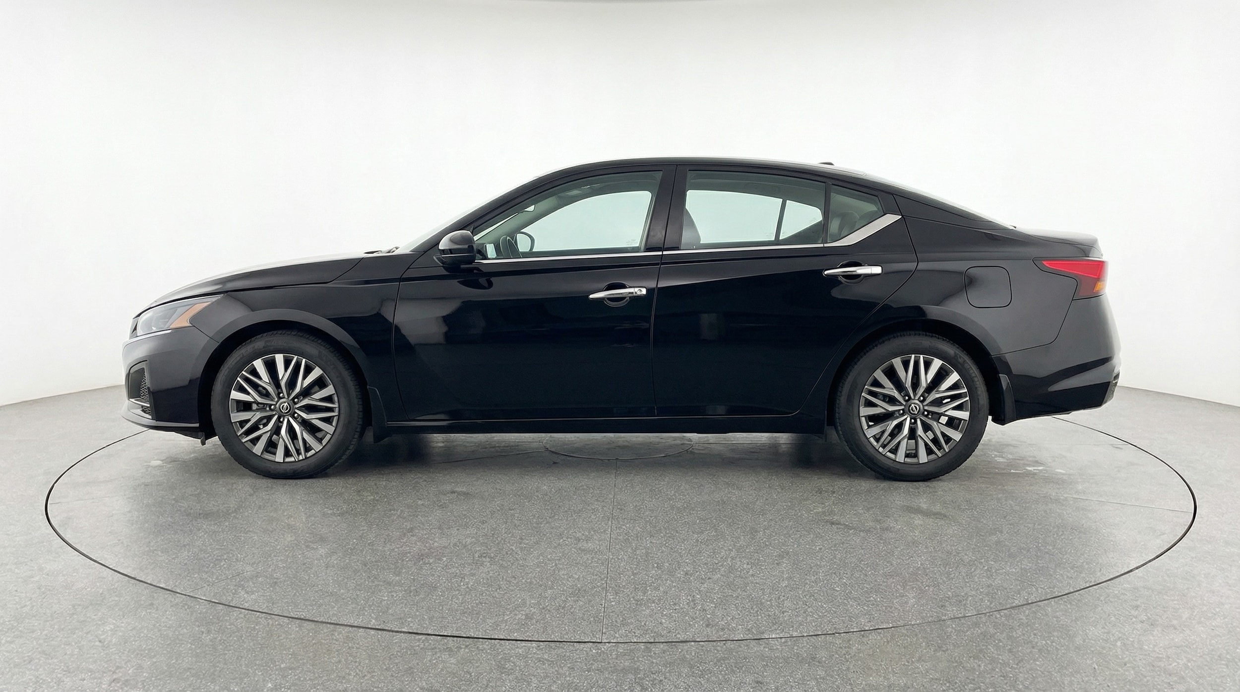 Thumbnail: 2025 Nissan Altima - 4