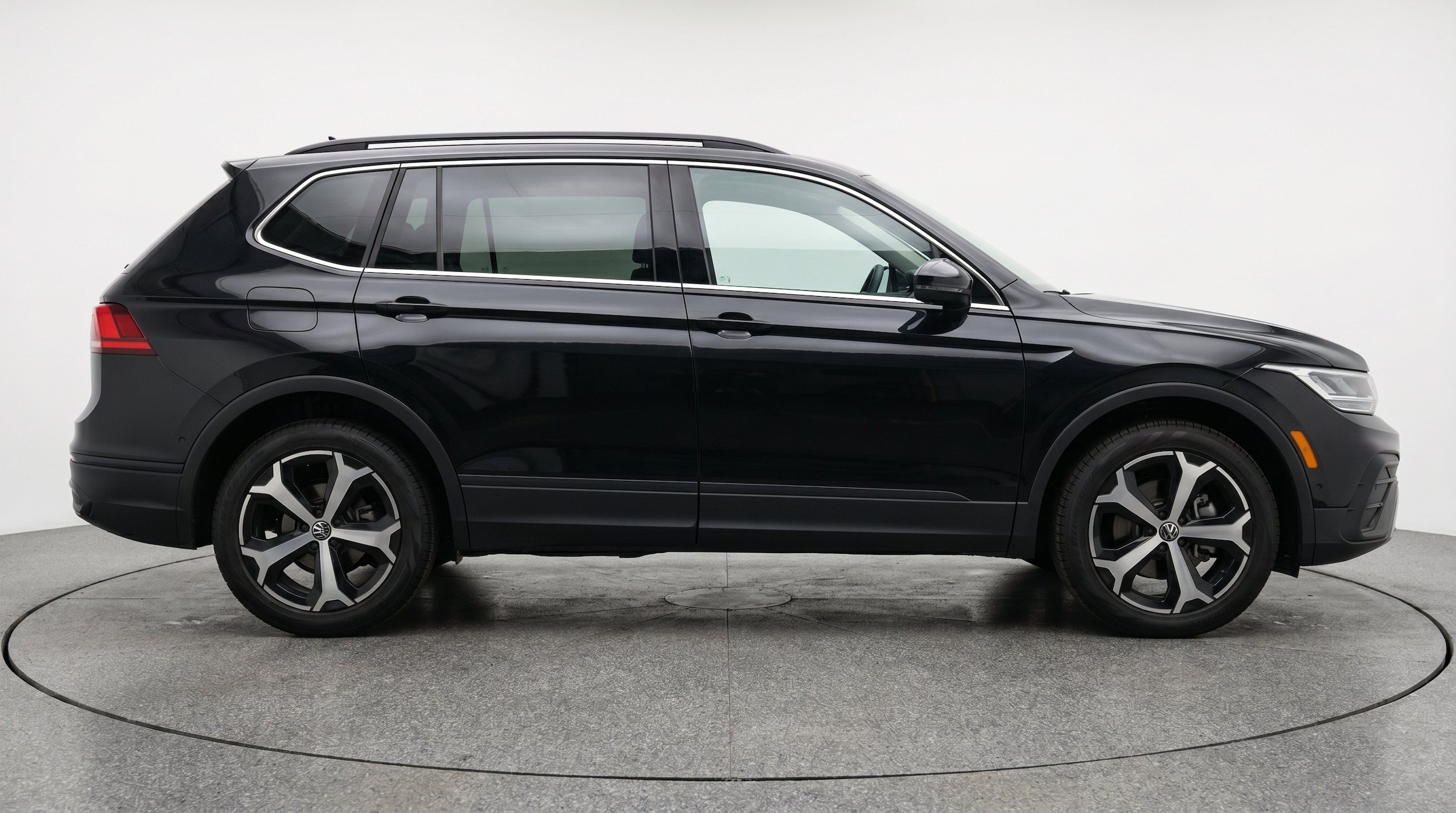 Thumbnail: 2026 Volkswagen Tiguan - 11