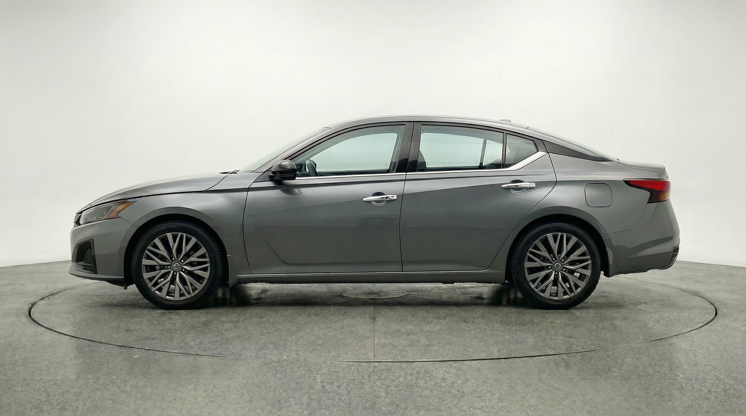 Thumbnail: 2025 Nissan Altima - 4